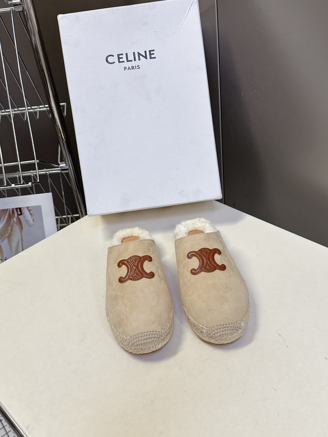 셀린느 가을/겨울 신상 버켄 퍼 슬리퍼