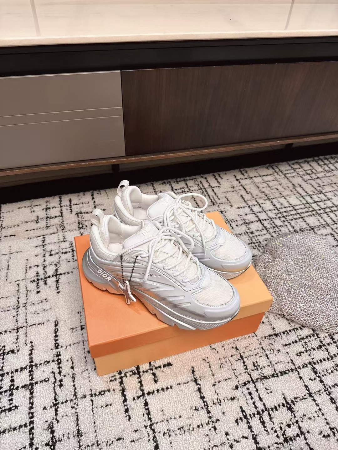 디올 가을 신상 스니커즈