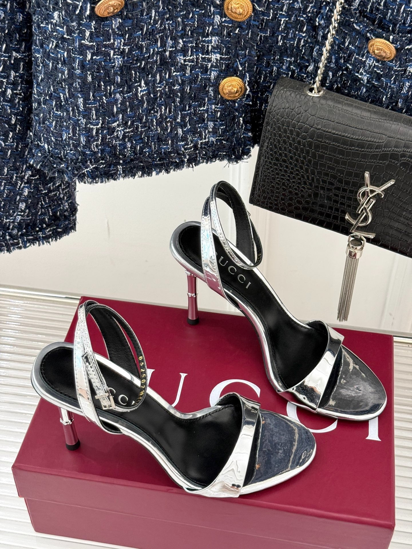 구찌 25S 신상 스틸레토 힐 일자 스트랩 샌들