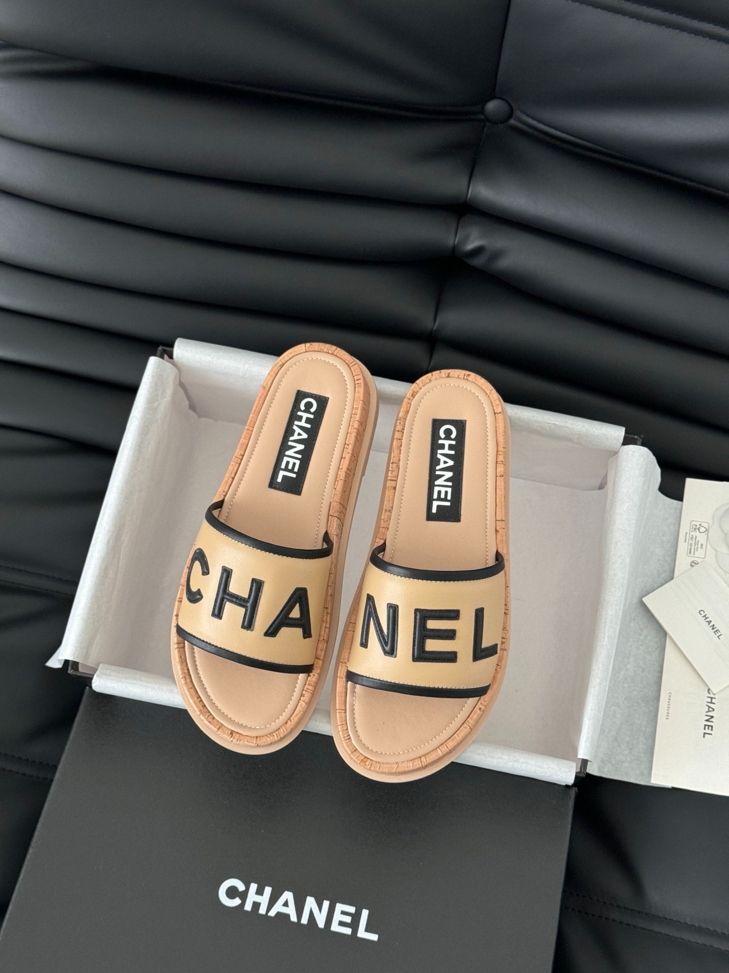 샤넬 25K 신상 레터링 슬리퍼