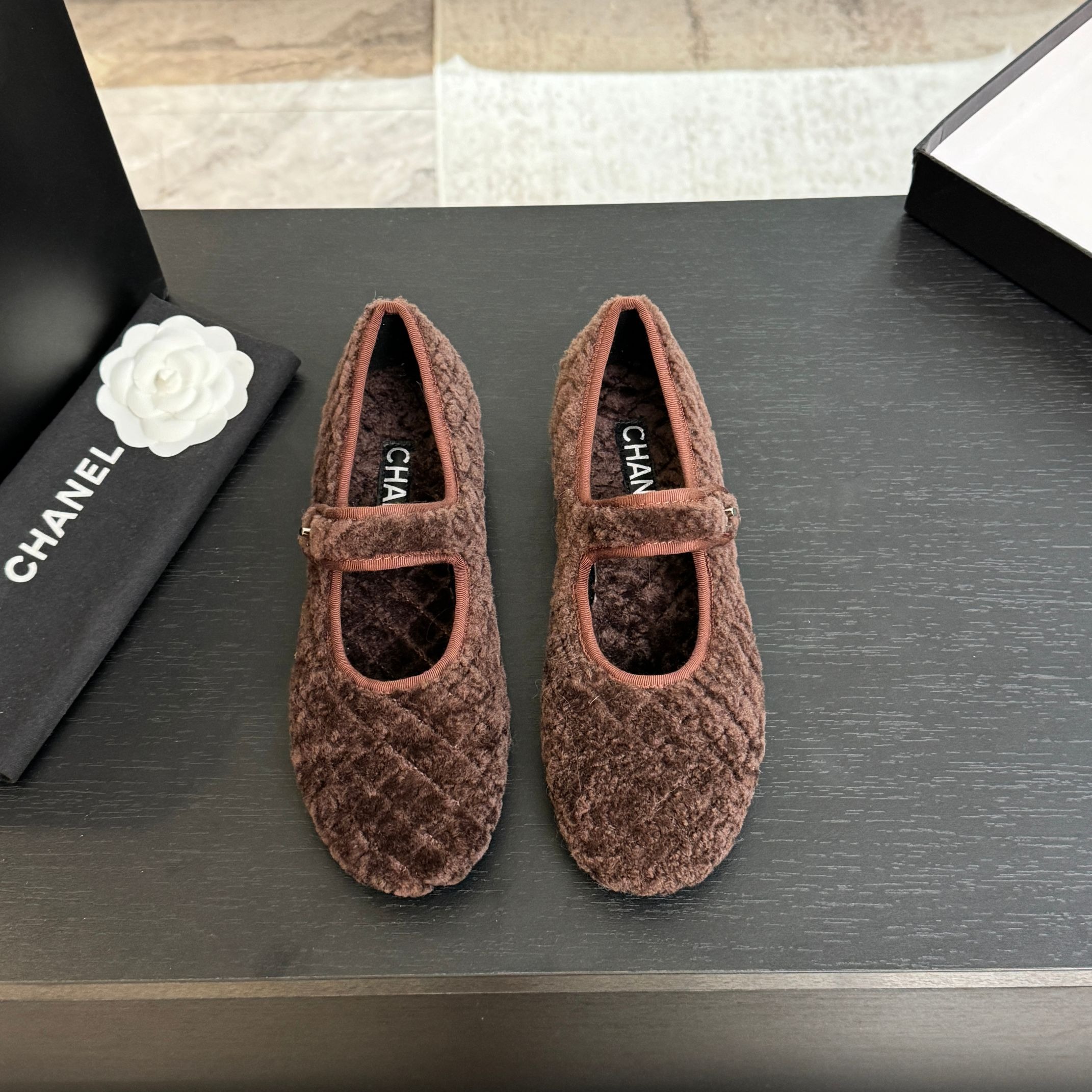 샤넬 클래식 메리제인 털부츠