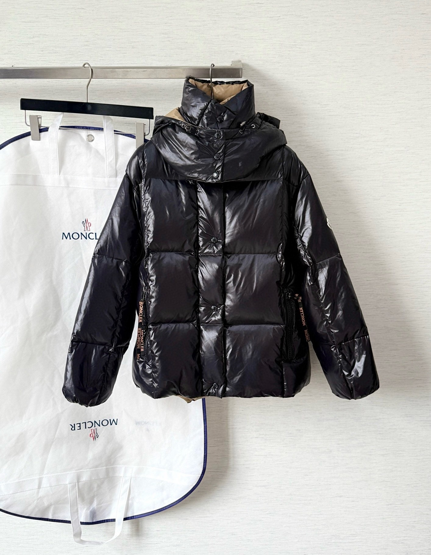 몽클레어 파르난 블랙골드 오리털 패딩