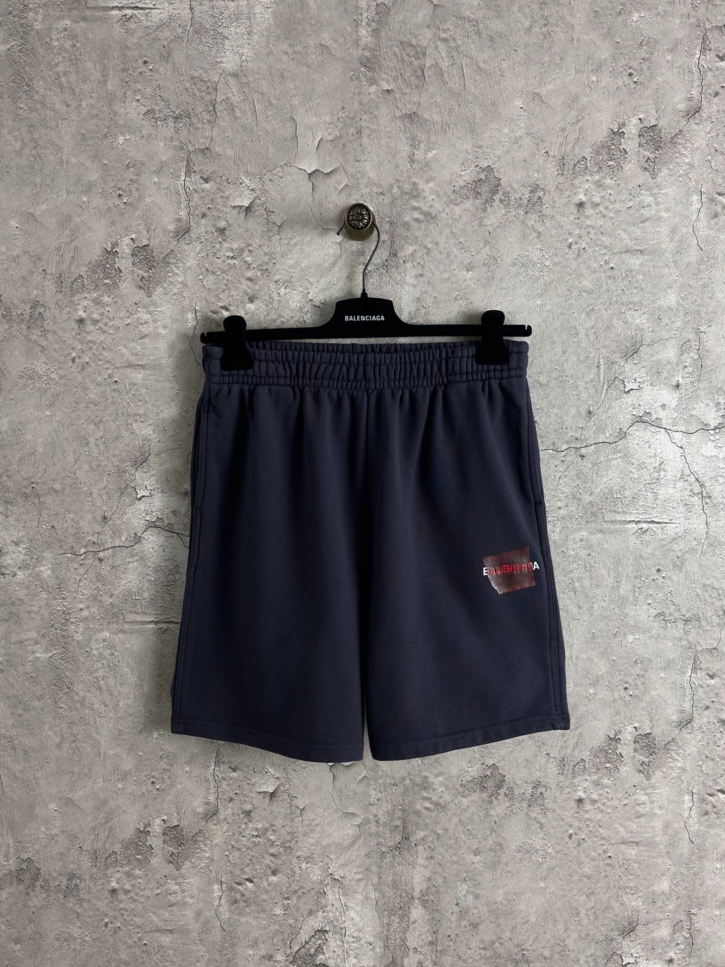 발렌시아가 클래식 자수 신상 반바지