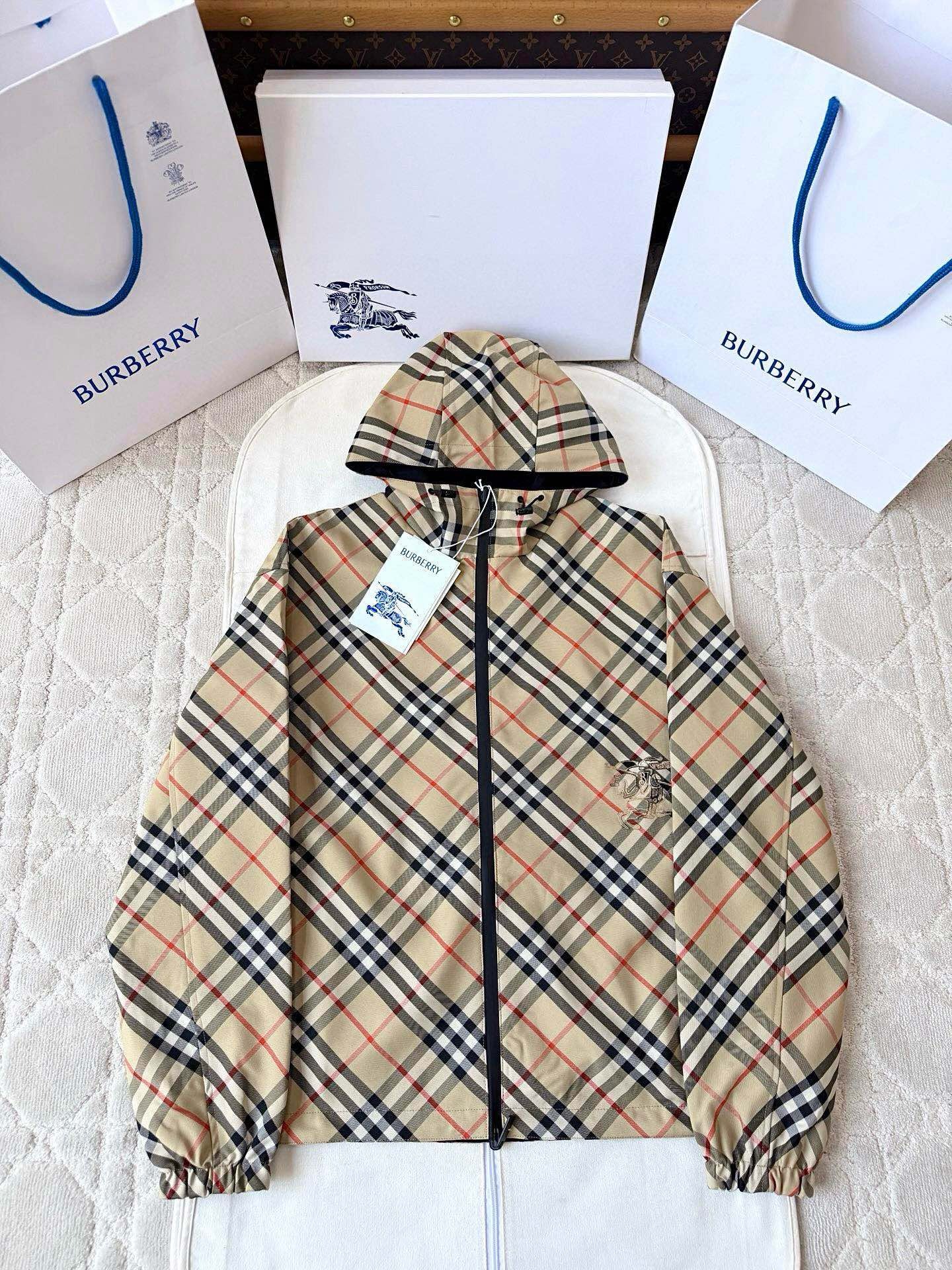 버버리 트윌 자수 리버시블 재킷 코트