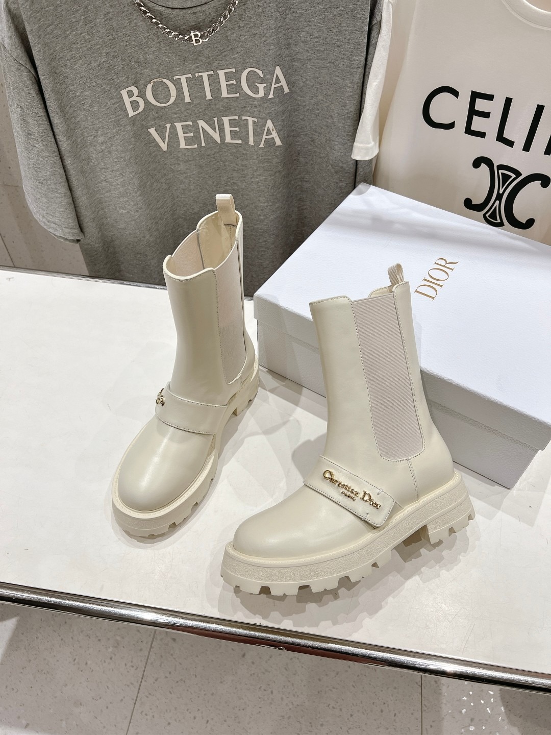 디올 2025ss 가을/겨울 신상 브록 앵클 부츠