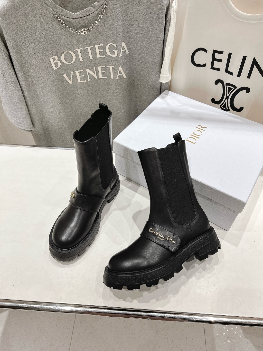 디올 2025ss 가을/겨울 신상 브록 앵클 부츠