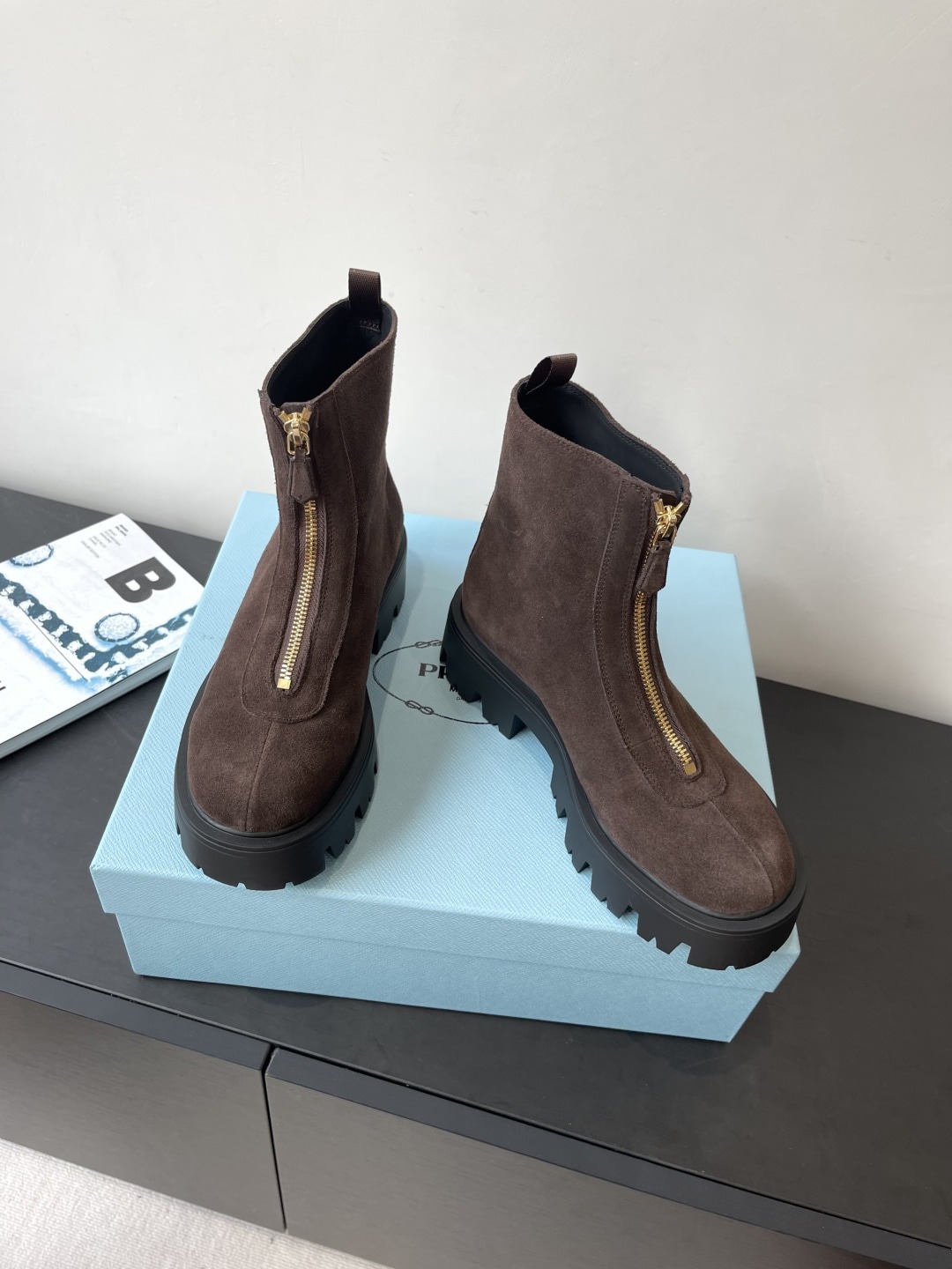 프라다 25ss 오리지널 워커