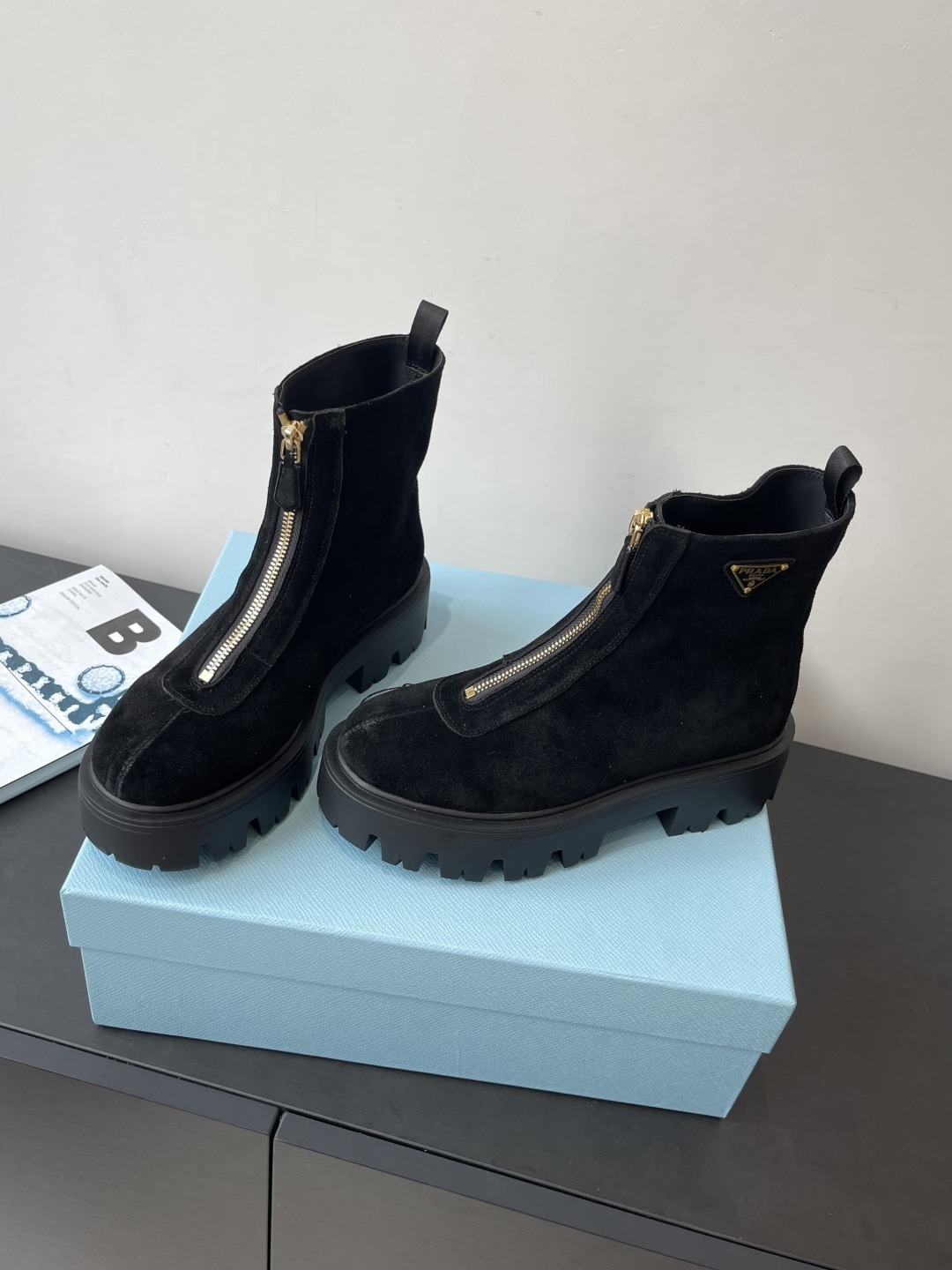 프라다 25ss 오리지널 워커