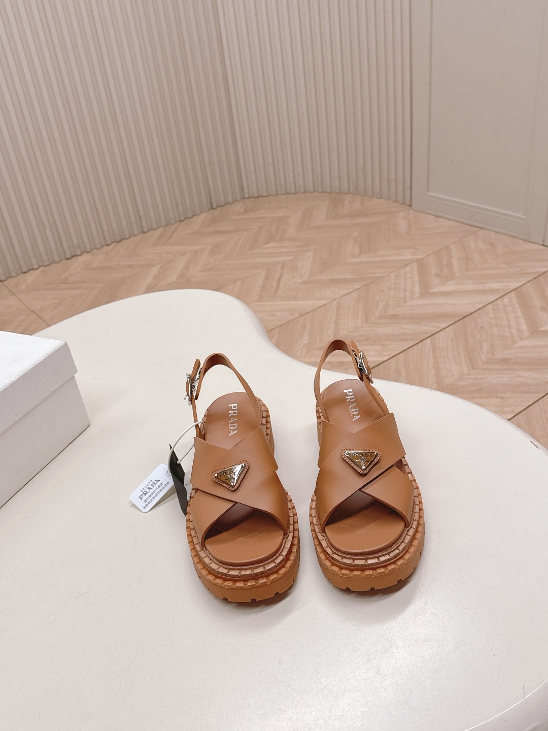 프라다 25 봄여름 신상 통굽 슬리퍼