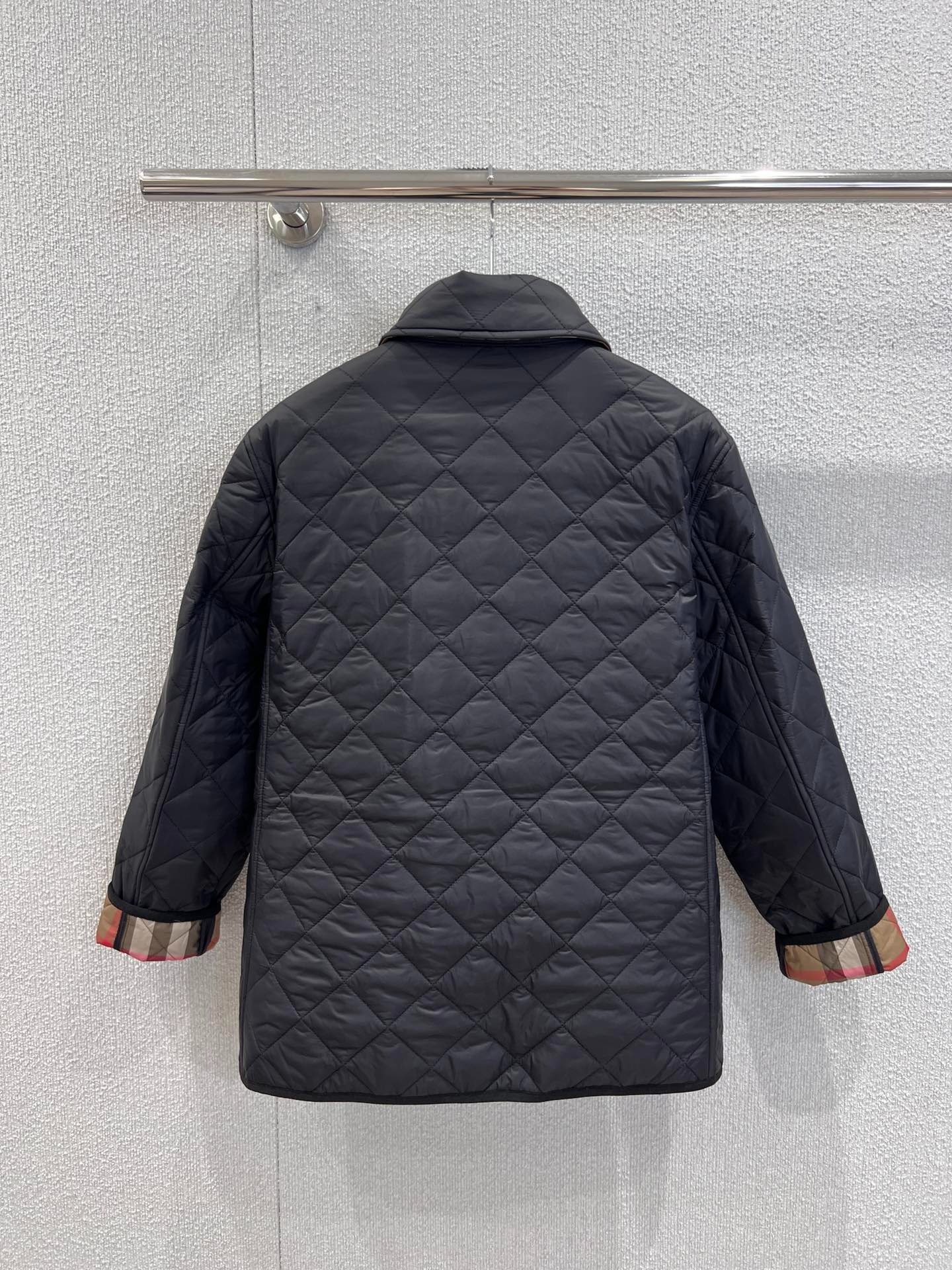 버버리 25FW 신상 클래식 퀼팅 패딩코트