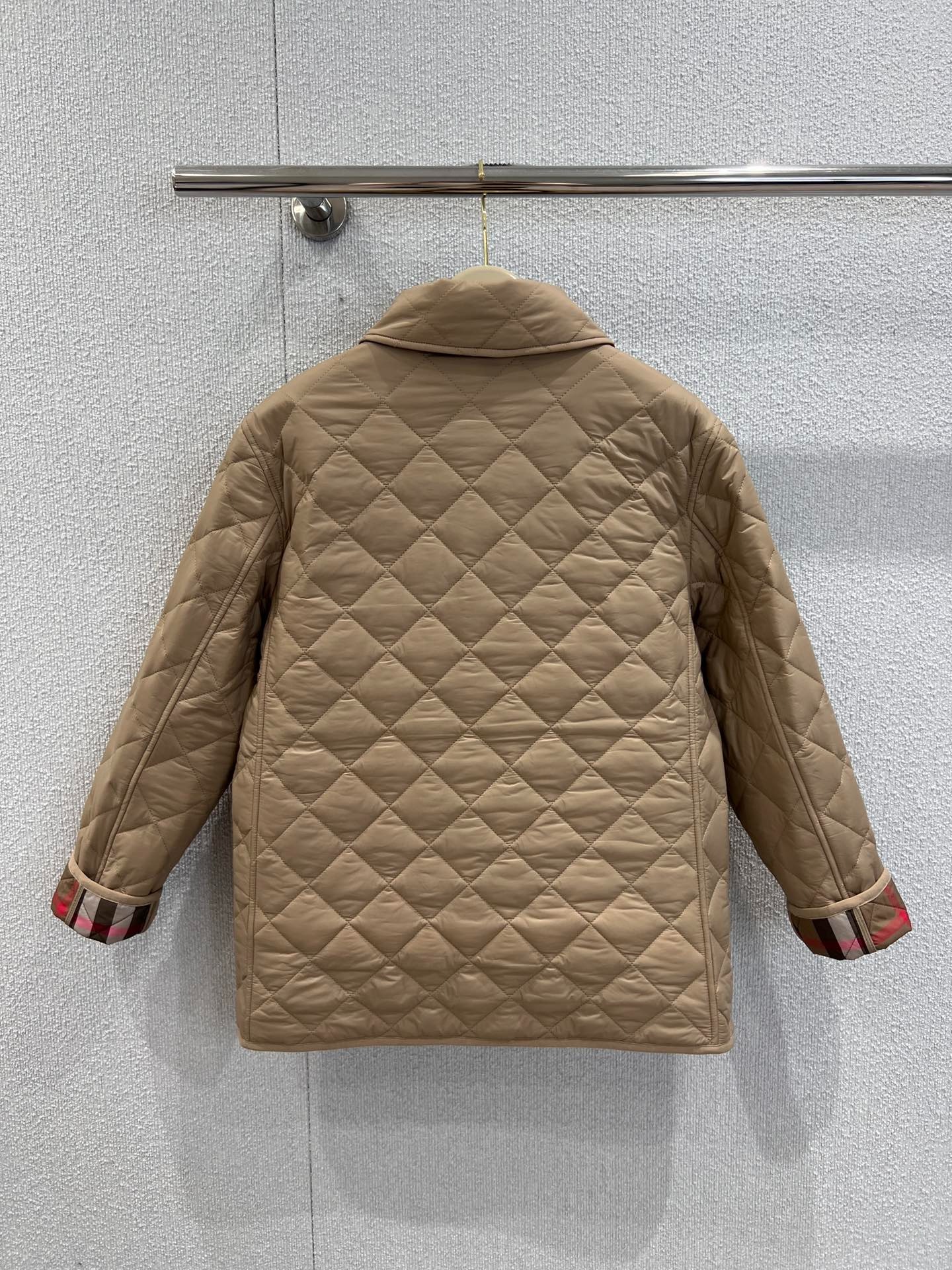 버버리 25FW 신상 클래식 퀼팅 패딩코트