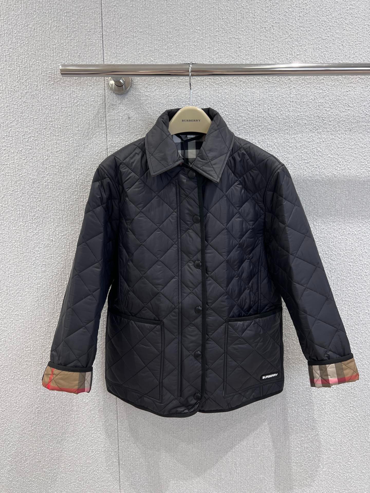 버버리 25FW 신상 클래식 퀼팅 패딩코트