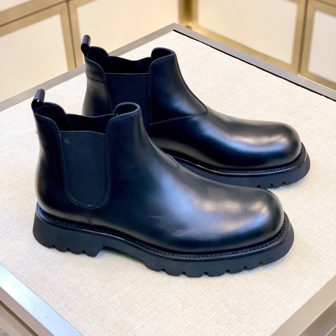 프라다 신상 클래식 라운드 워커