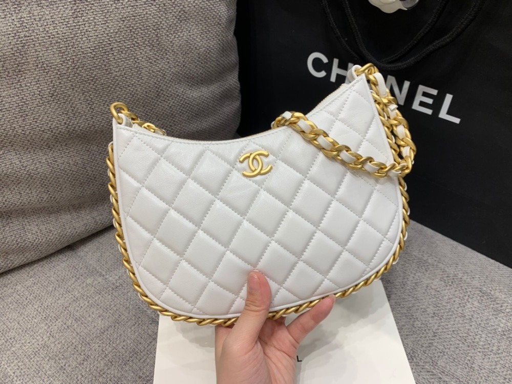 샤넬 23B CC 로고 체인 호보백 