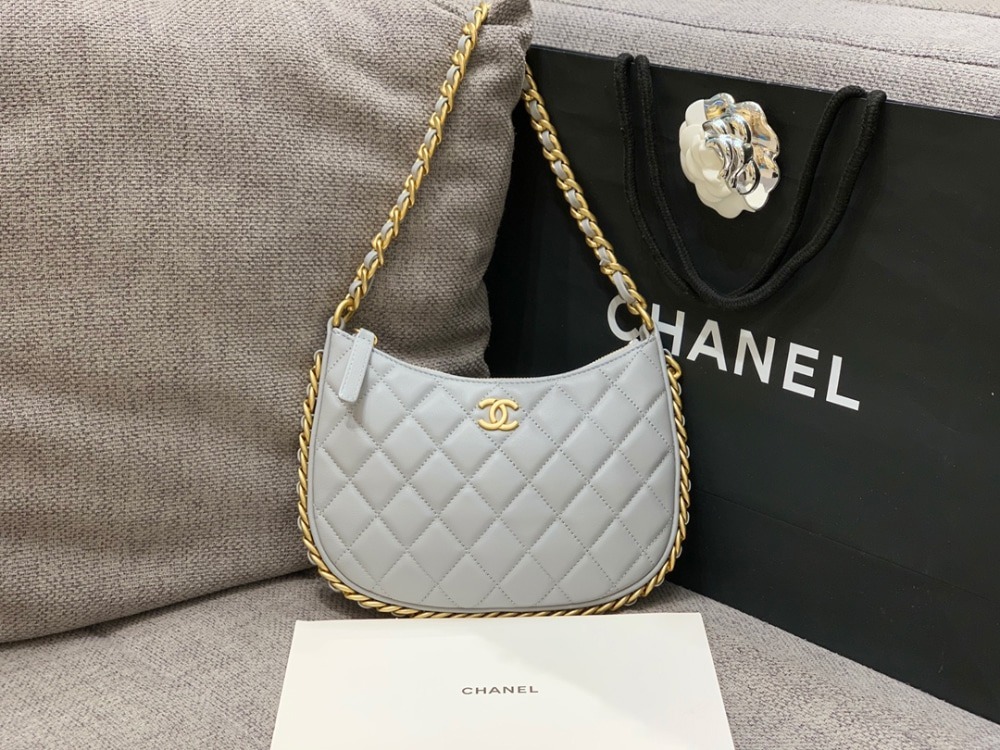 샤넬 23B CC 로고 체인 호보백 