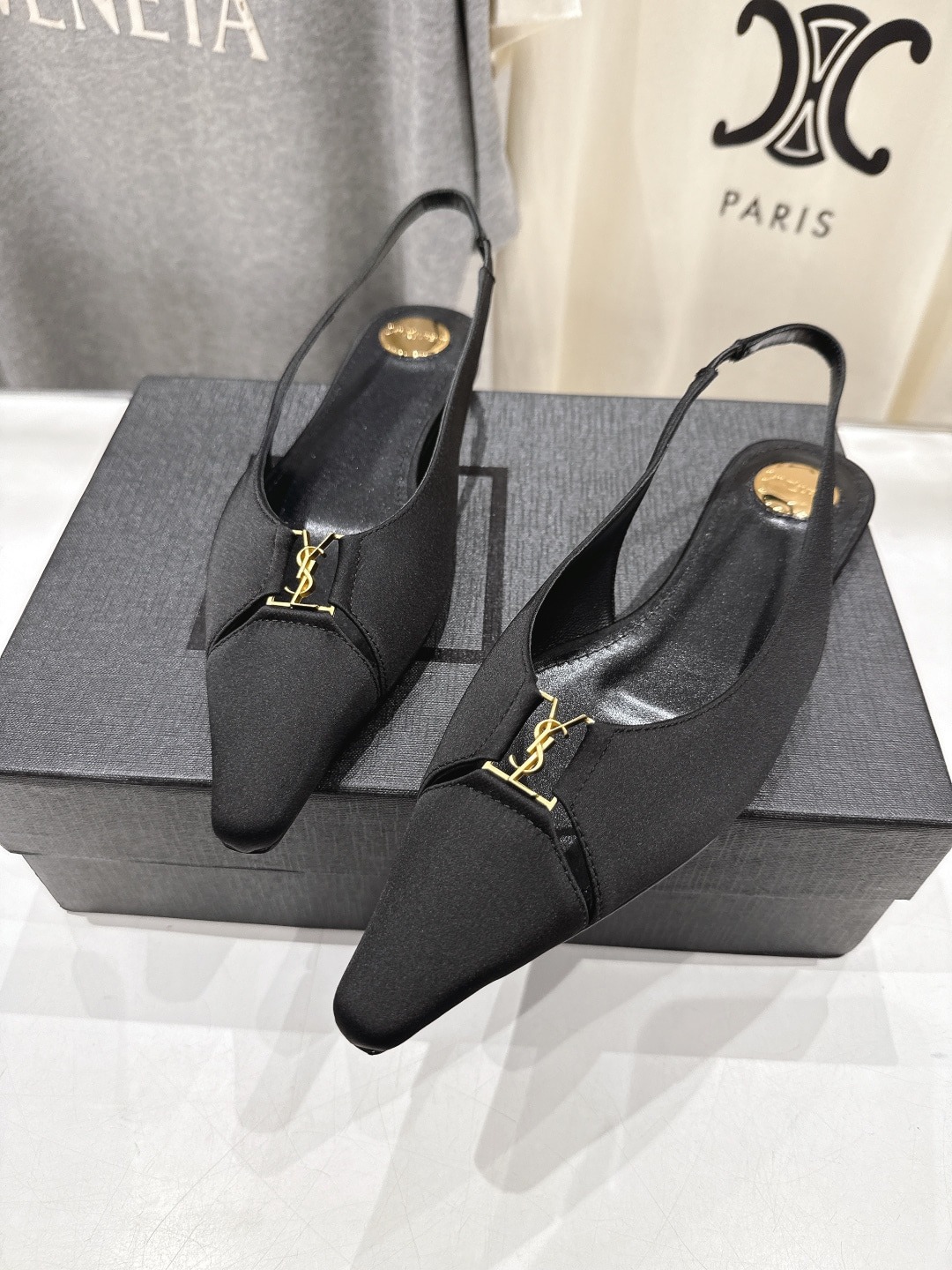 입생로랑 사이클로 25ss 초가을 핫 플랫 슈즈