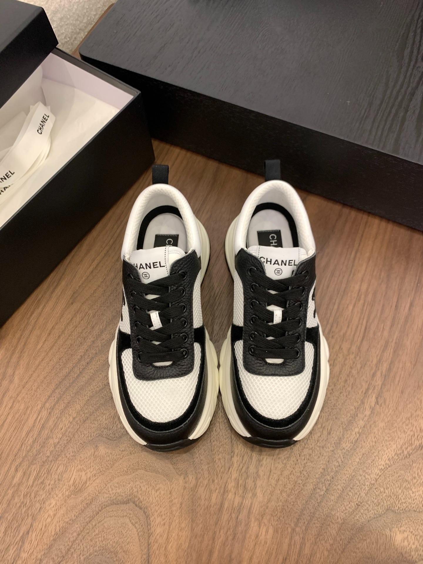 샤넬 25C 신상 은각왕 스니커즈