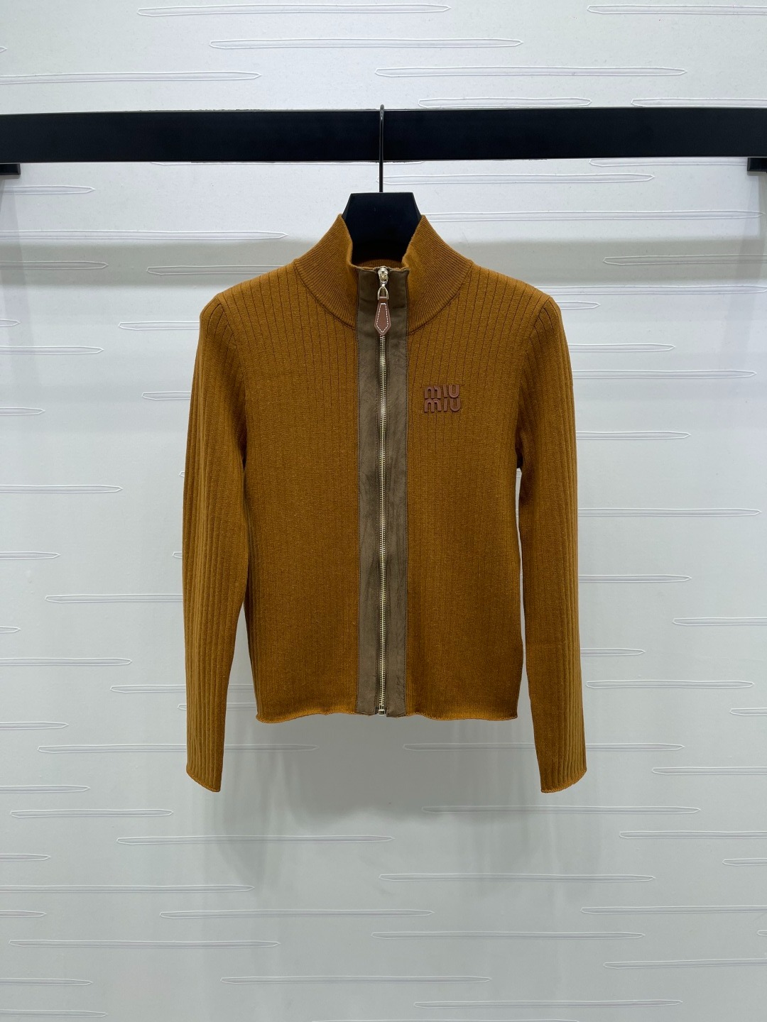 미우미우 25 신상 니트 카디건