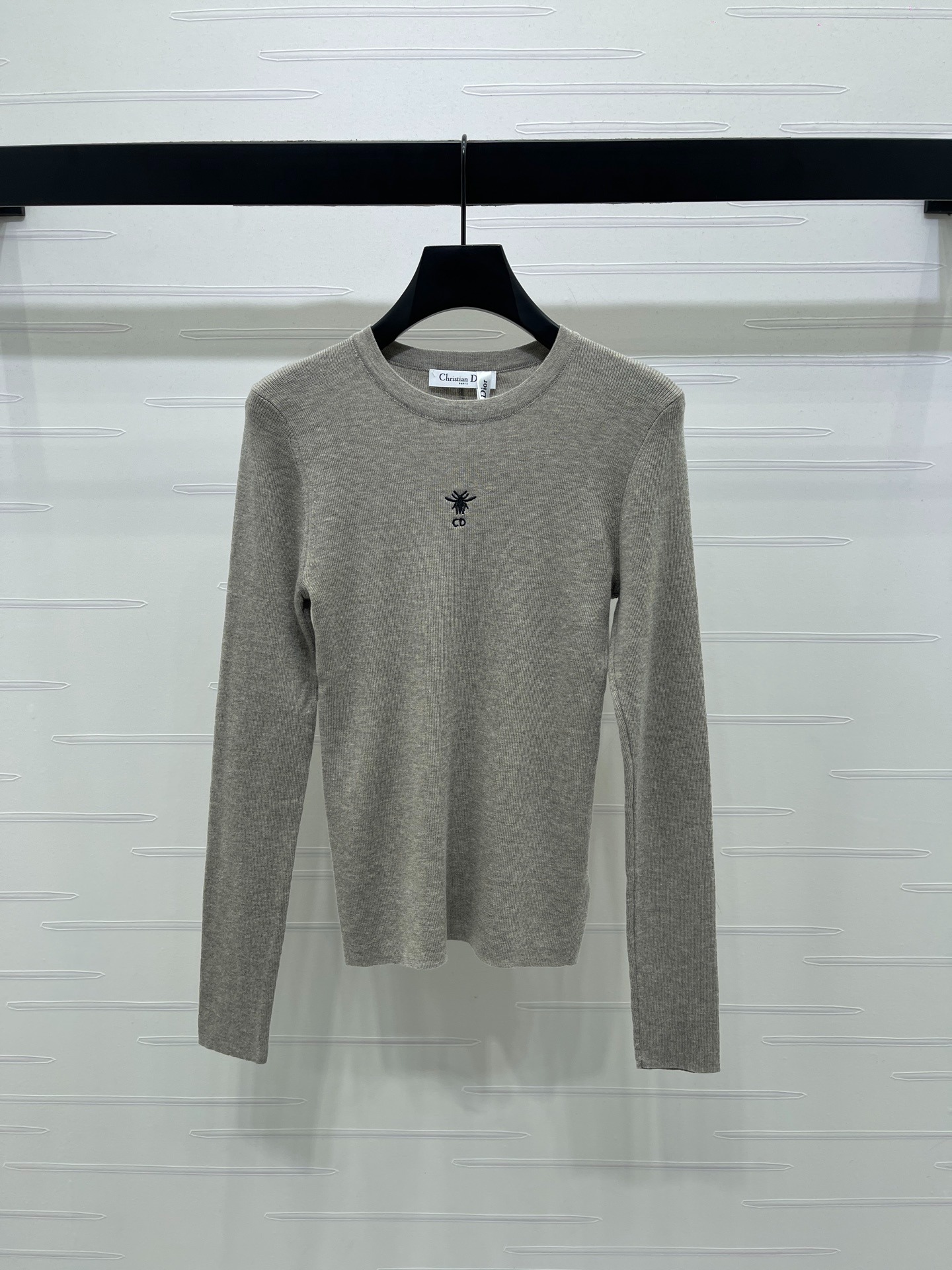 디올 25년 신상 자수 니트 긴팔
