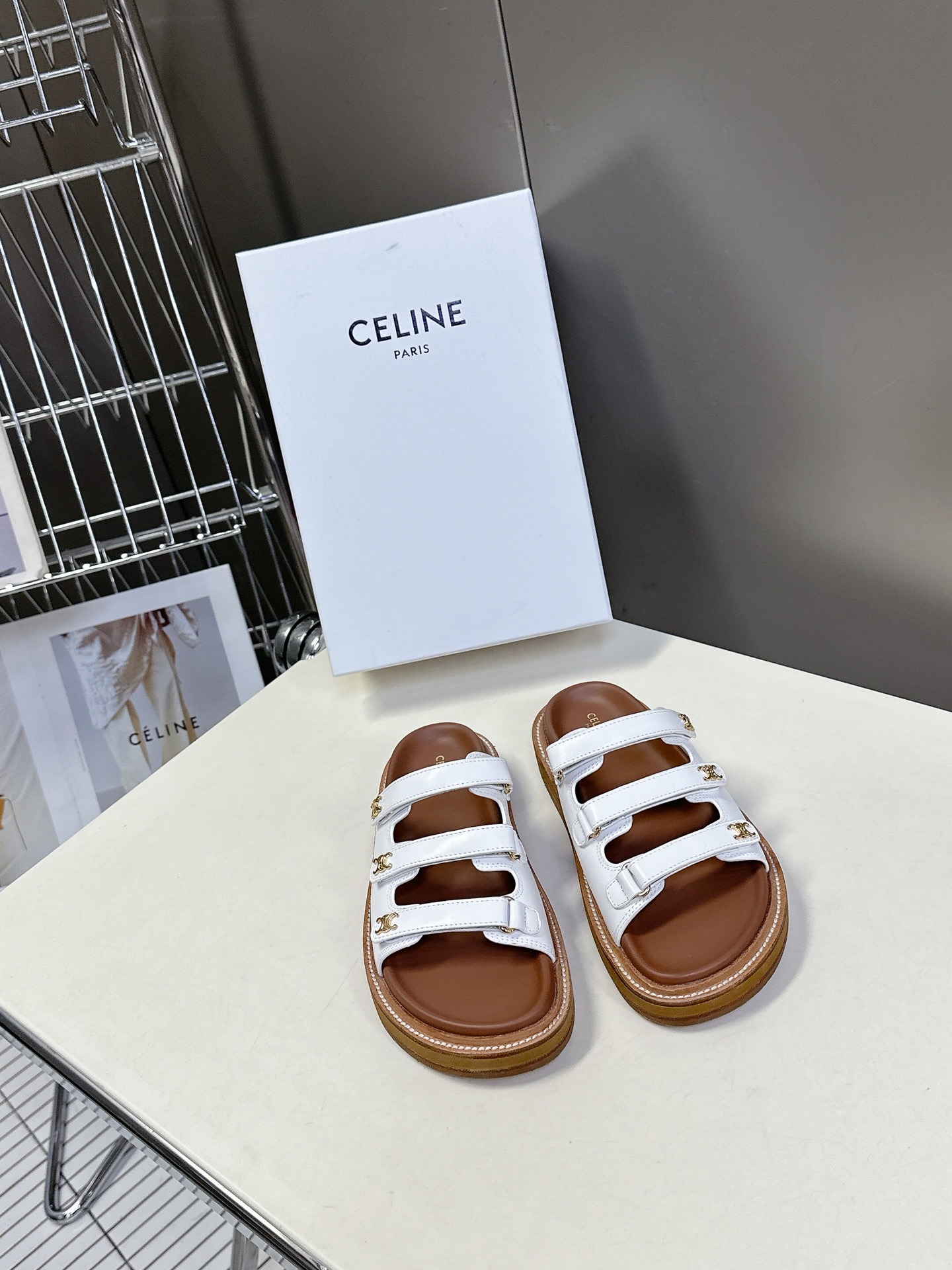 셀린느 신상품 빈티지 로마 슬리퍼