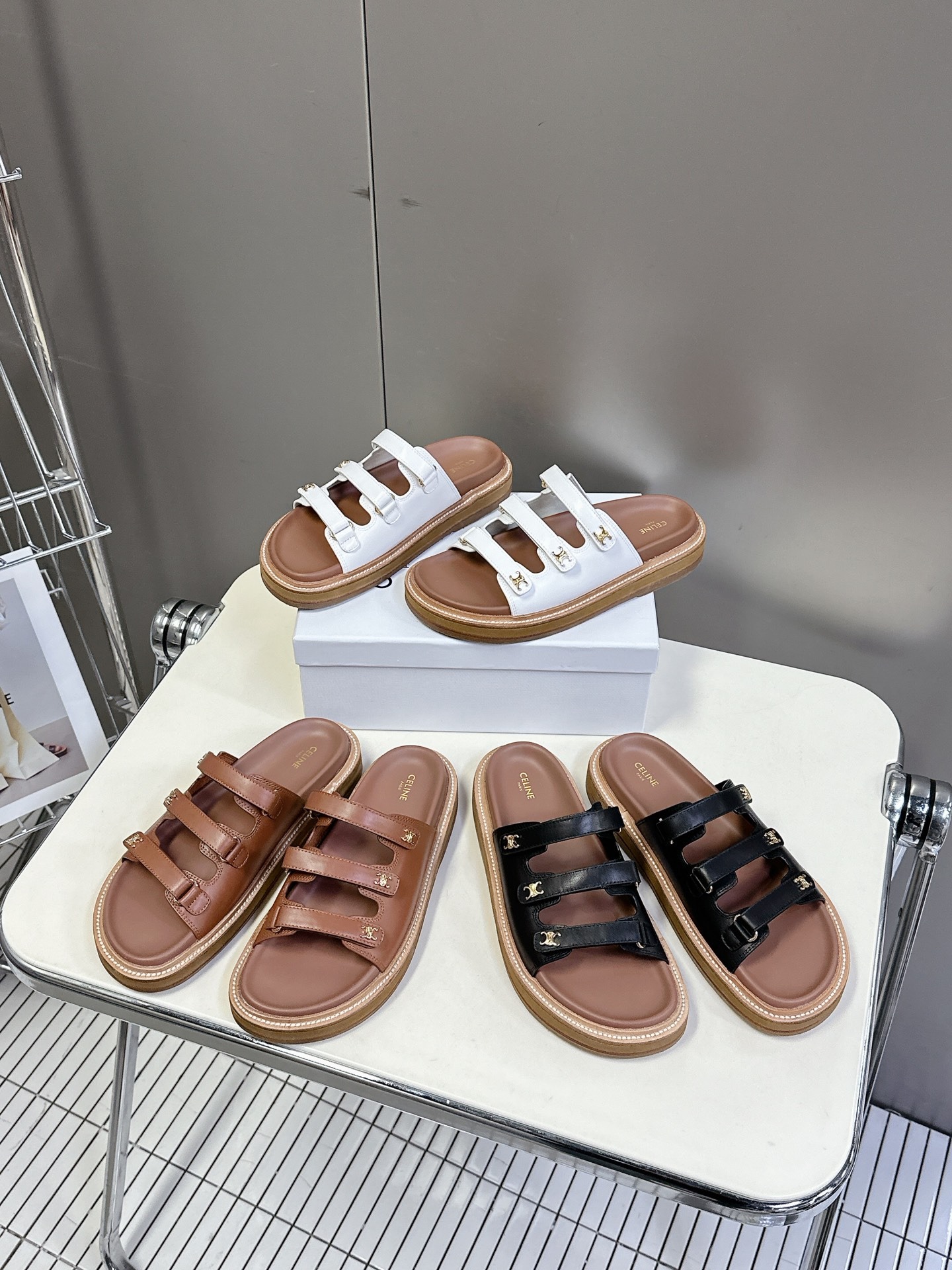 셀린느 신상품 빈티지 로마 슬리퍼