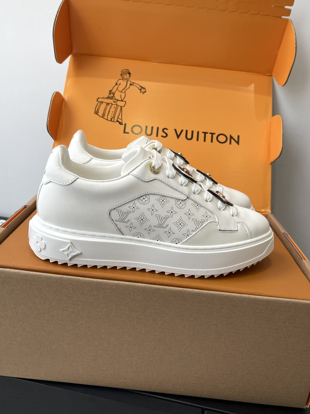 루이비통 신상 캐주얼 스니커즈