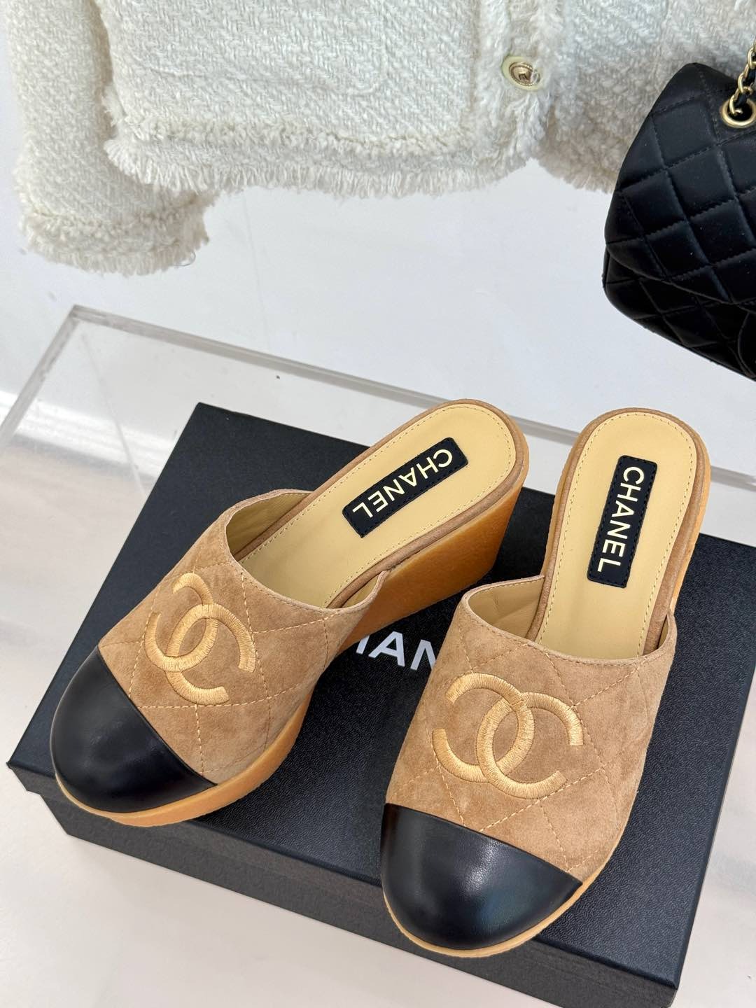 샤넬 25C 신상품 더블 C 퀼팅 통굽 슬리퍼