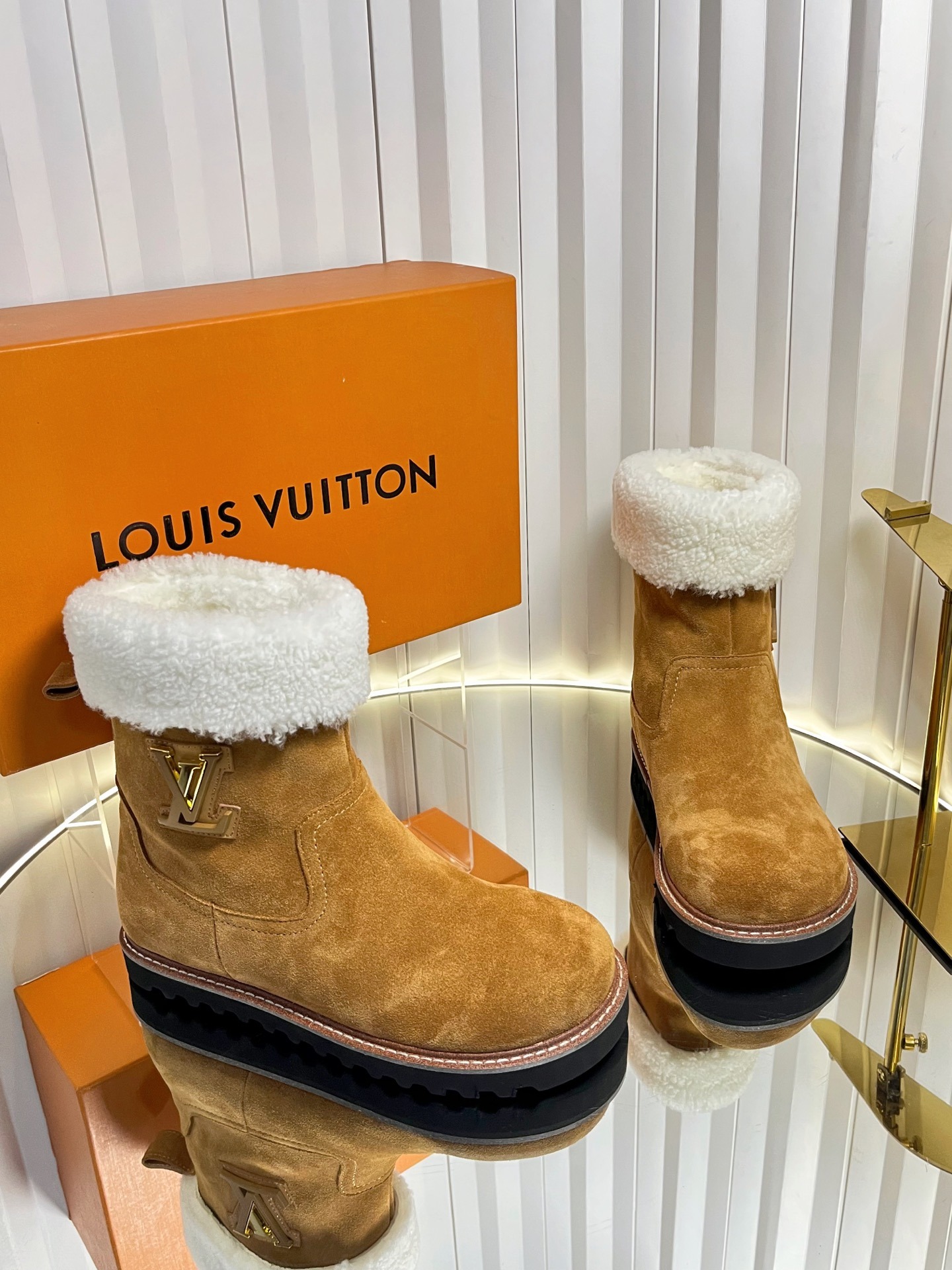 루이비통 신상 양털 앵클부츠