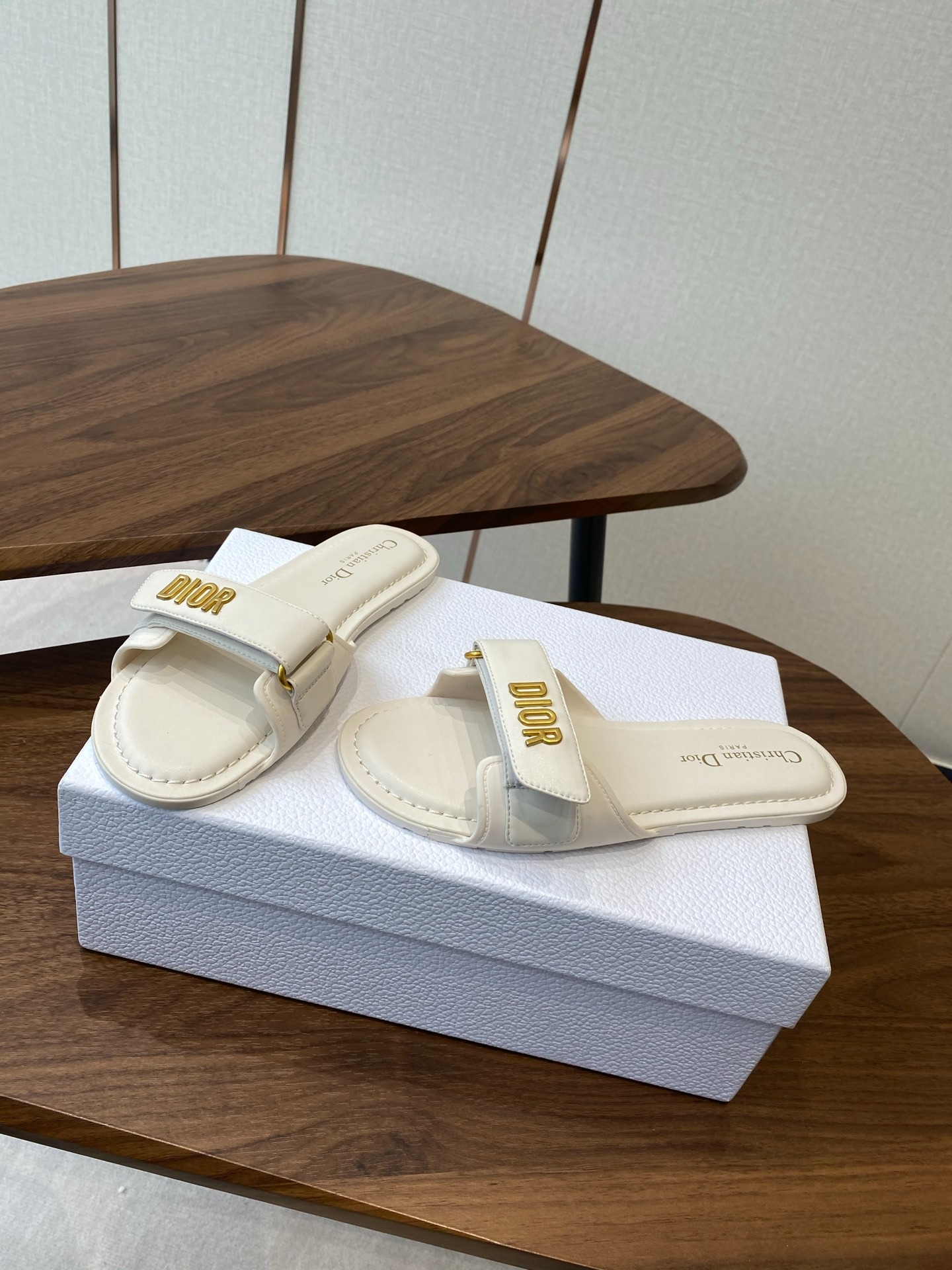 디올 벨크로 슬리퍼