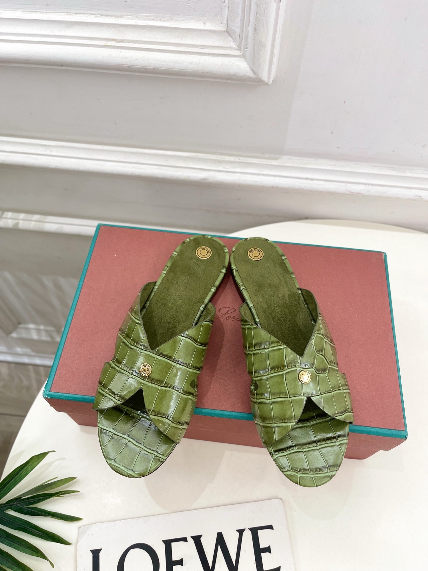 로로피아나 25 봄여름 신상 베라 여성 슬리퍼