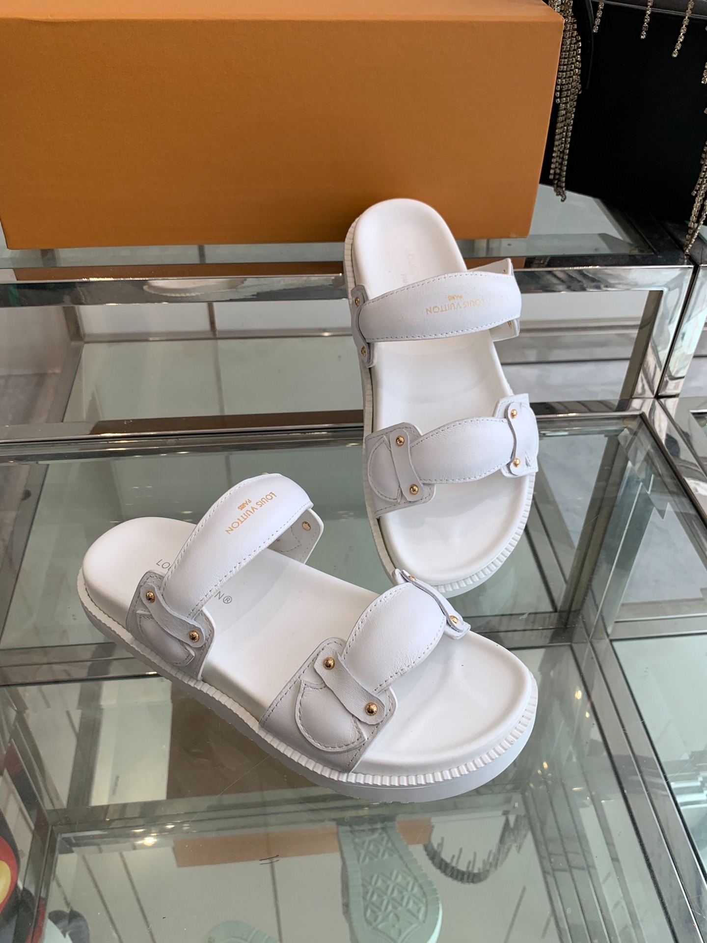 루이비통 2025ss 봄여름 신상 샌들