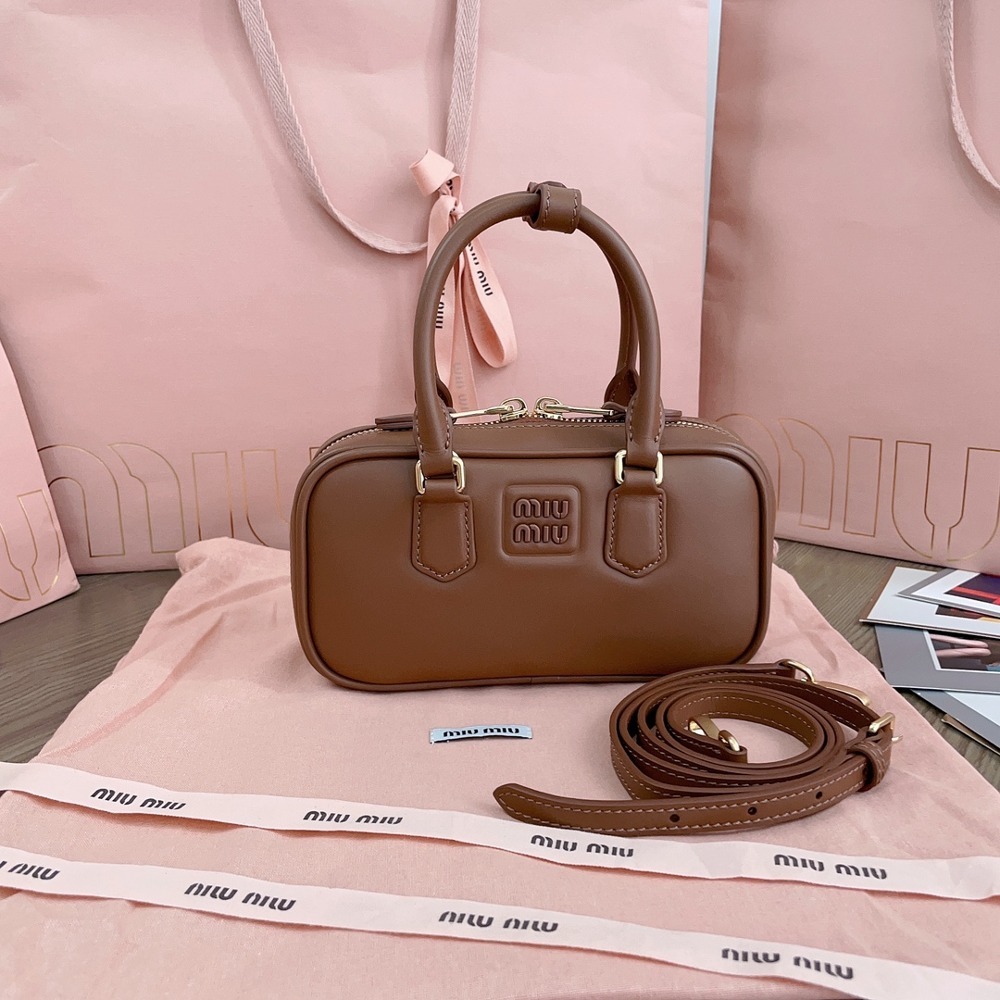 미우미우 아르카디 핸드백