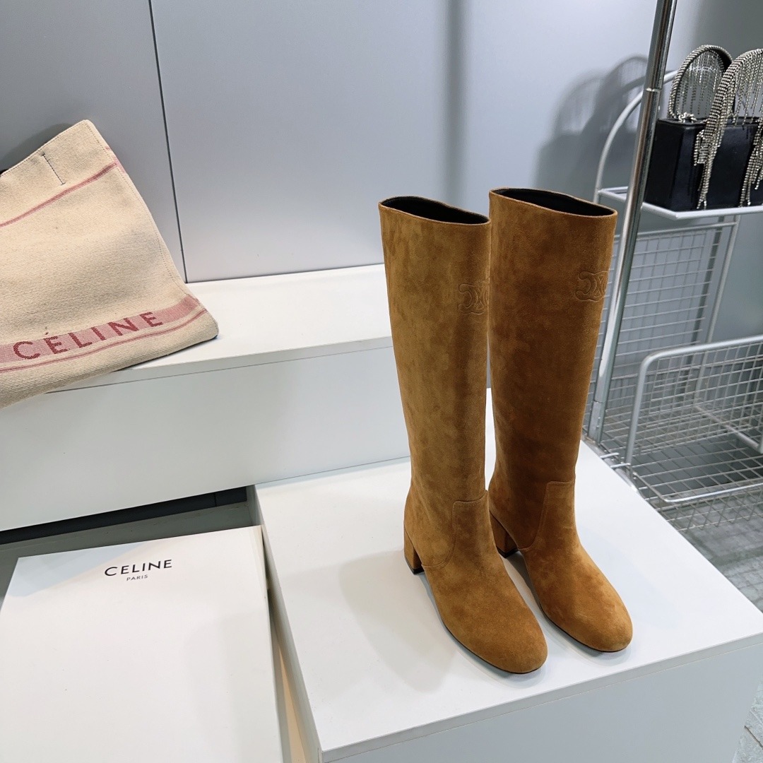 셀린느 25ss 가을/겨울 신상 빈티지 에나멜 스트레이트 부츠
