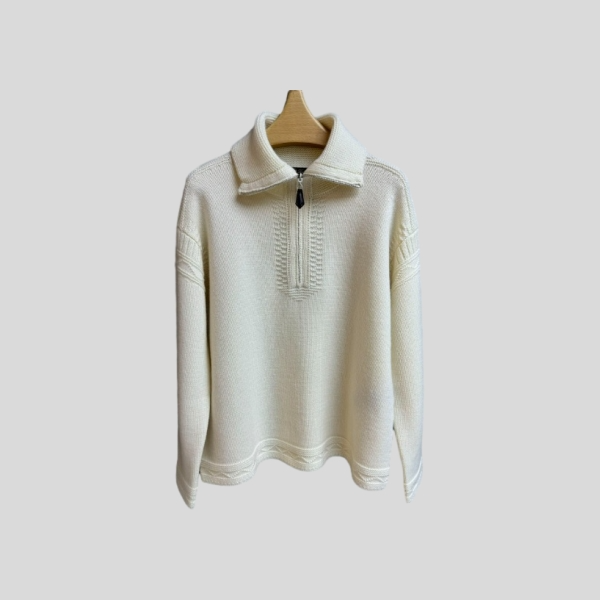 로로피아나 하프 지퍼 스웨터