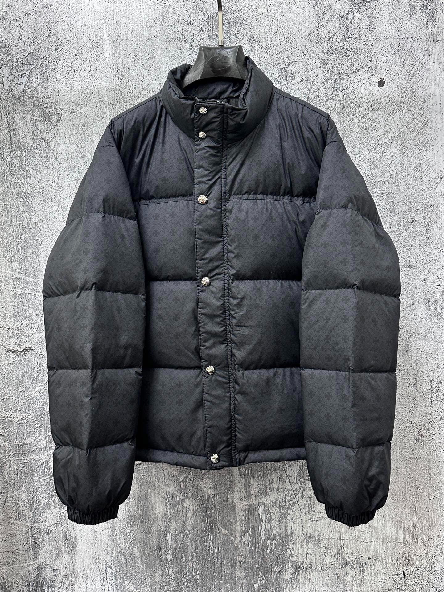 크롬하츠 자카드 다운 패딩