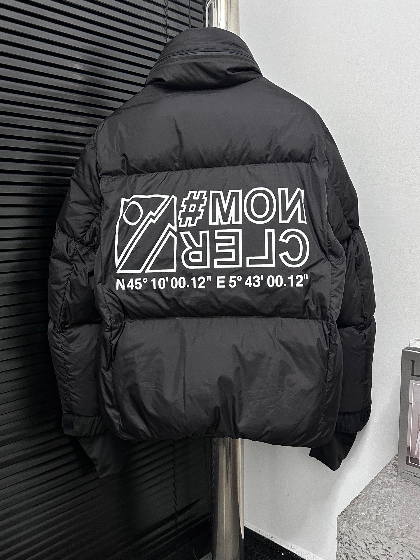 몽클레어 베르돈 다운 패딩