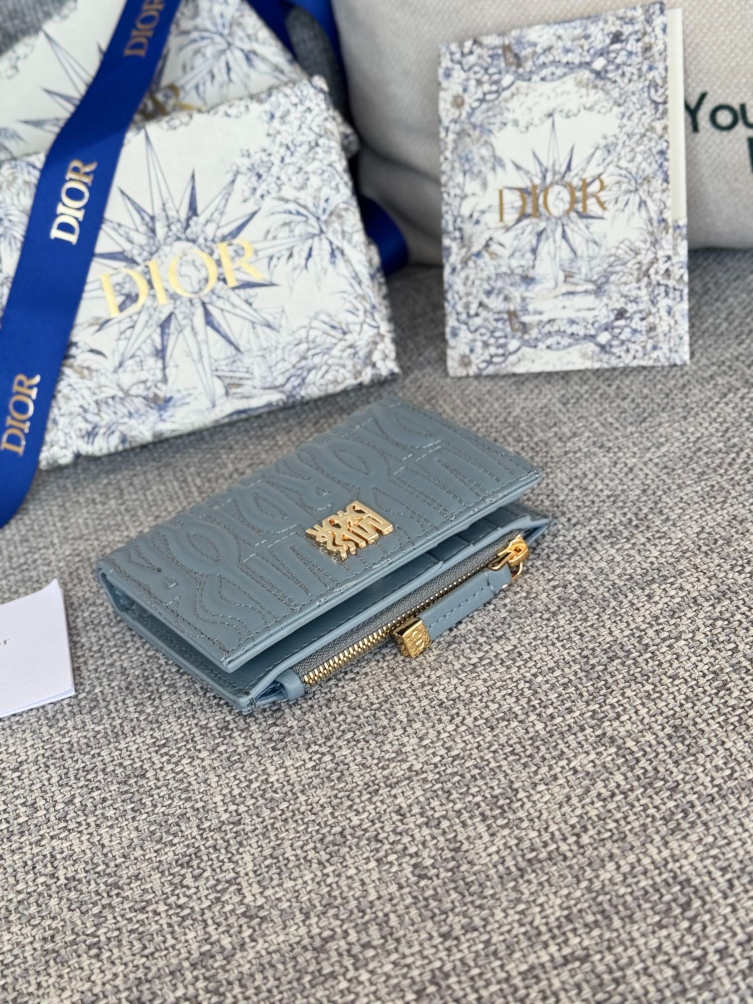 디올 Freesia 반지갑