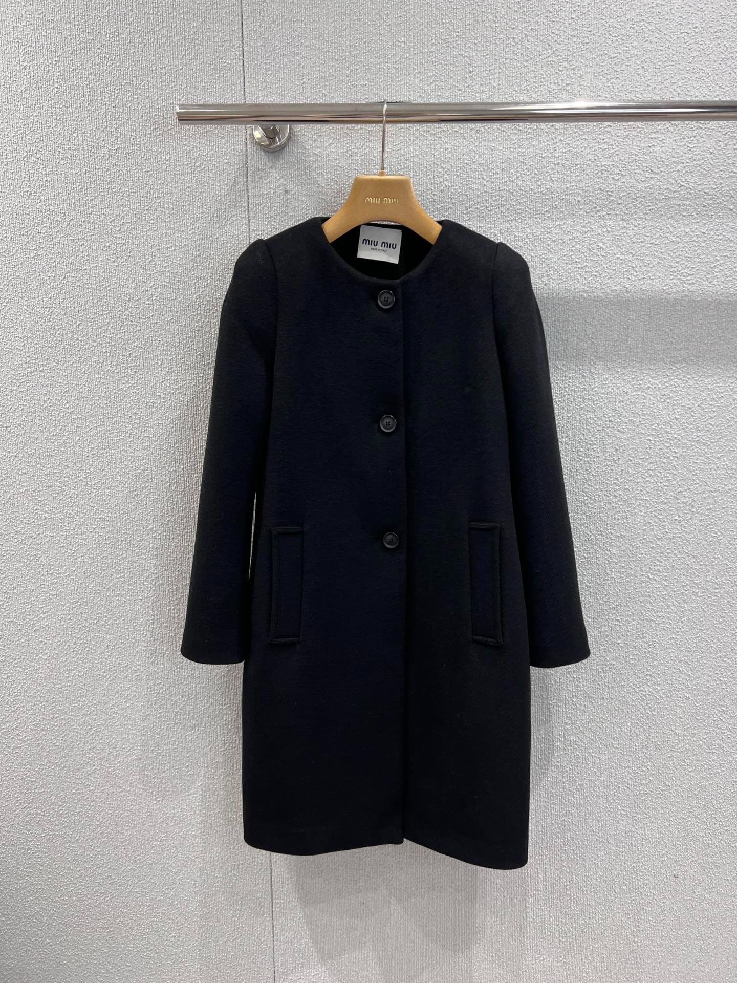 미우미우 25FW 신상 라운드 모직 코트