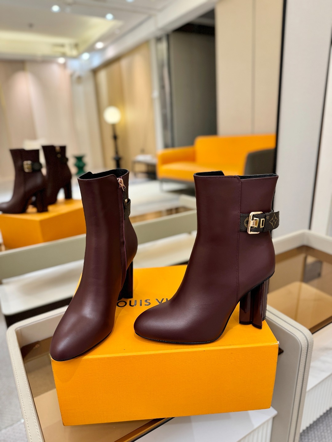 루이비통 베를린 오픈 토 앵클 부츠