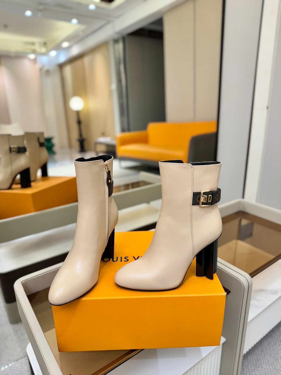 루이비통 베를린 오픈 토 앵클 부츠