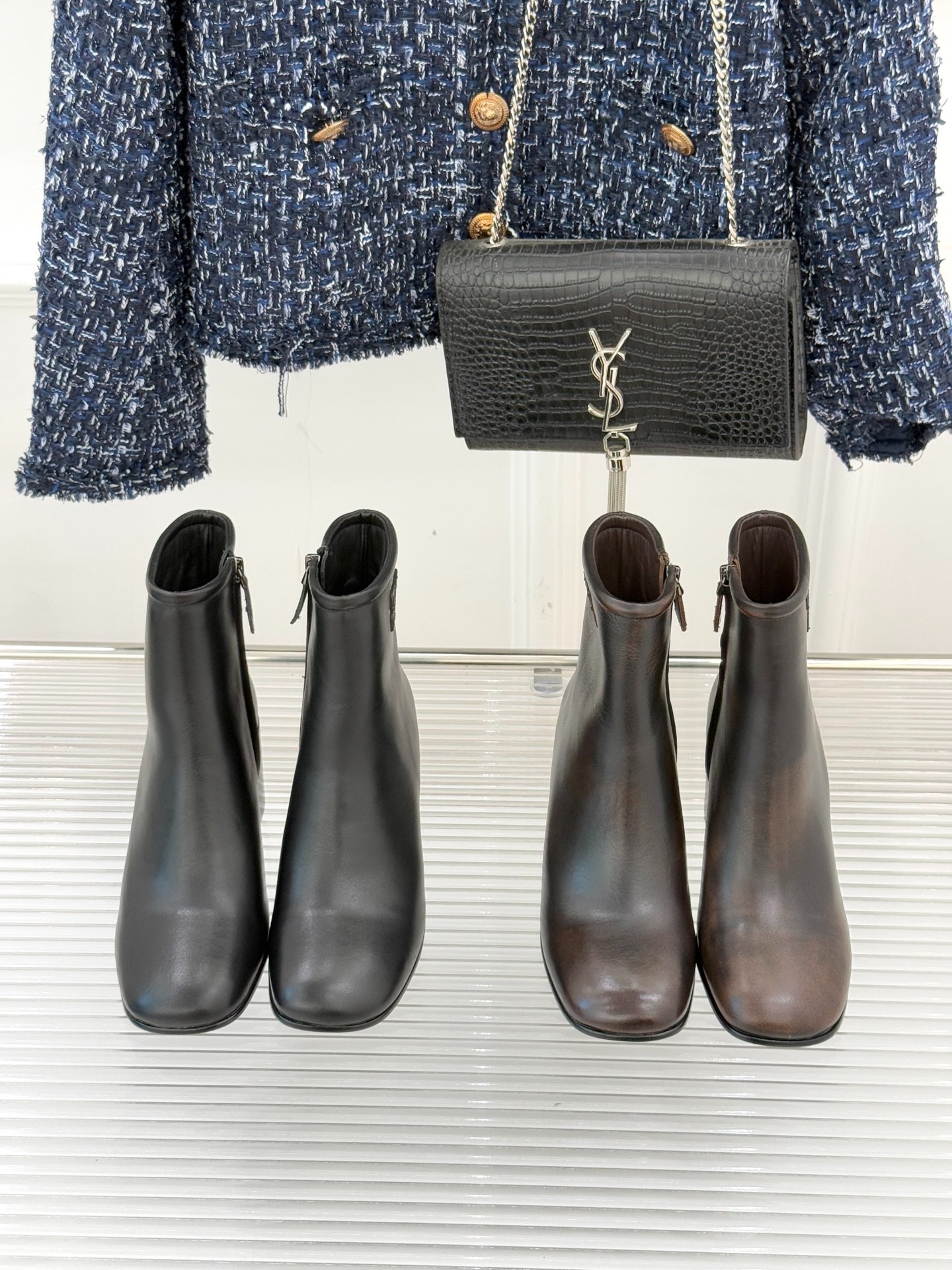 미우미우 25WF 신상 빈티지 앵클부츠