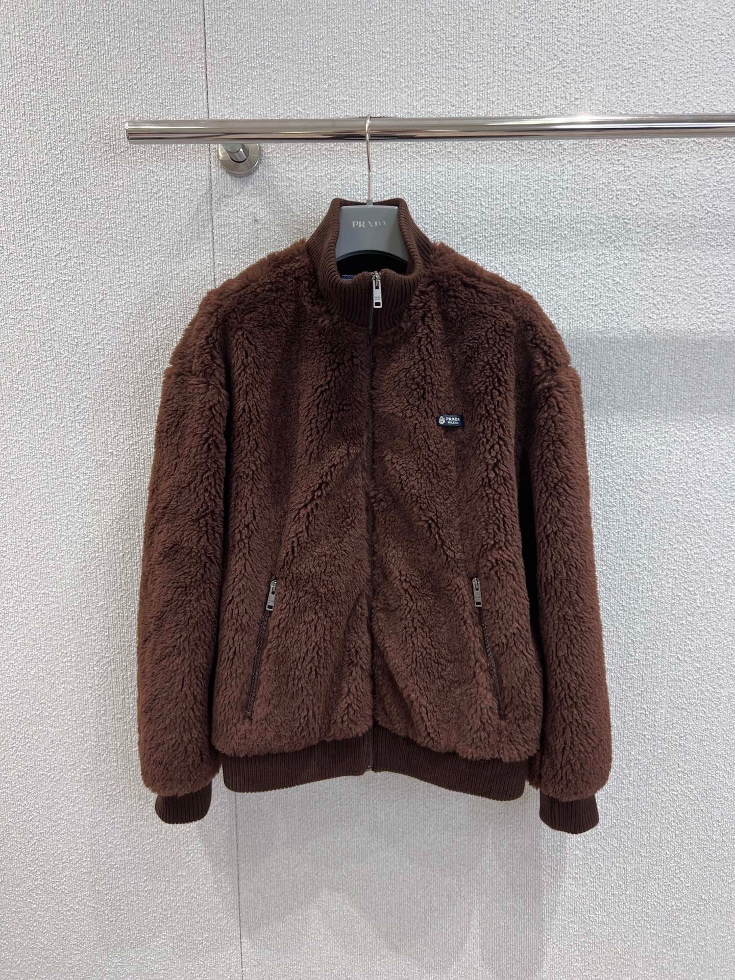 프라다 25 신상 테디 이펙트 봄버 재킷