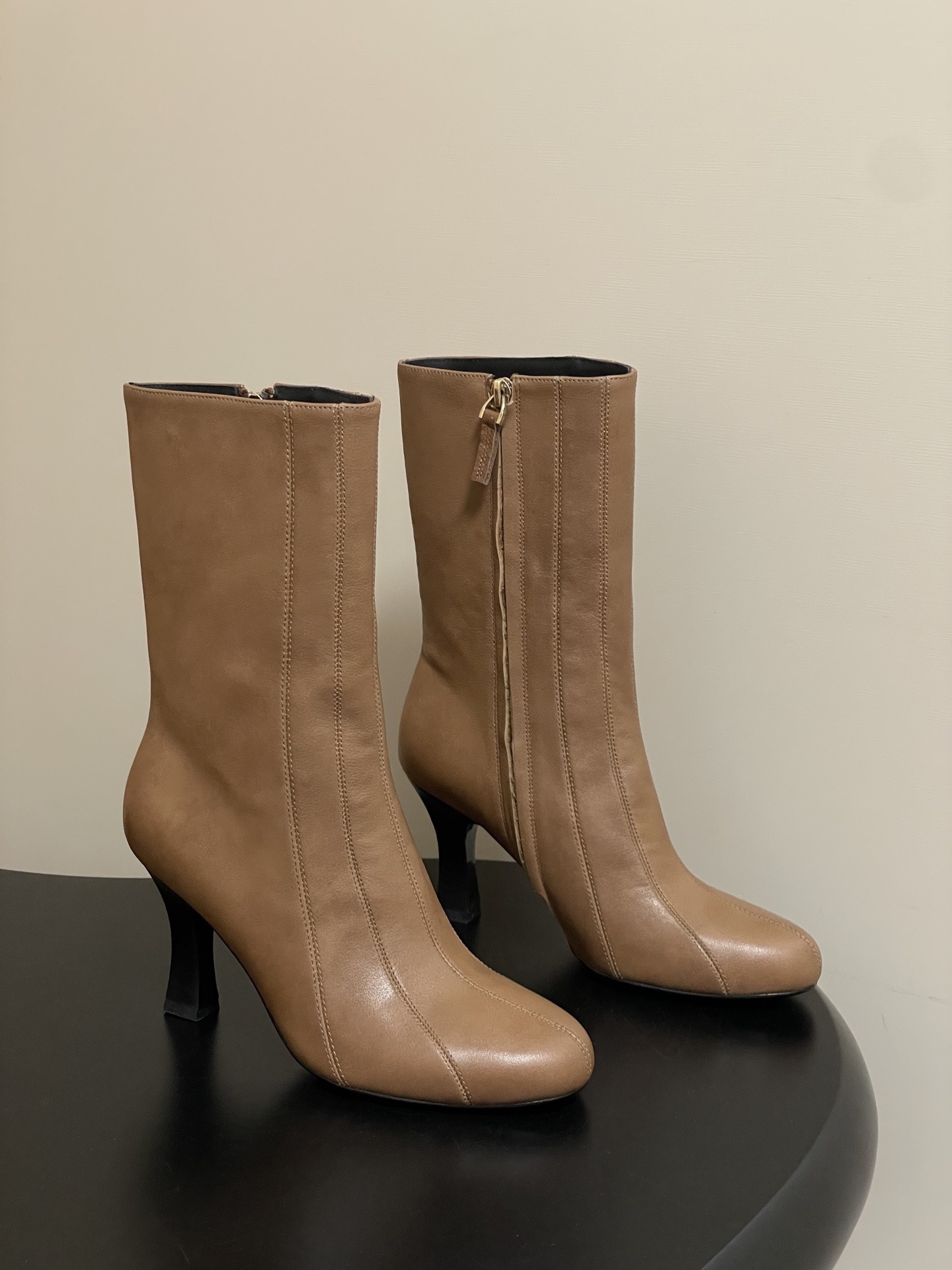 더로우 25ss 신상 스틸레토 앵클부츠