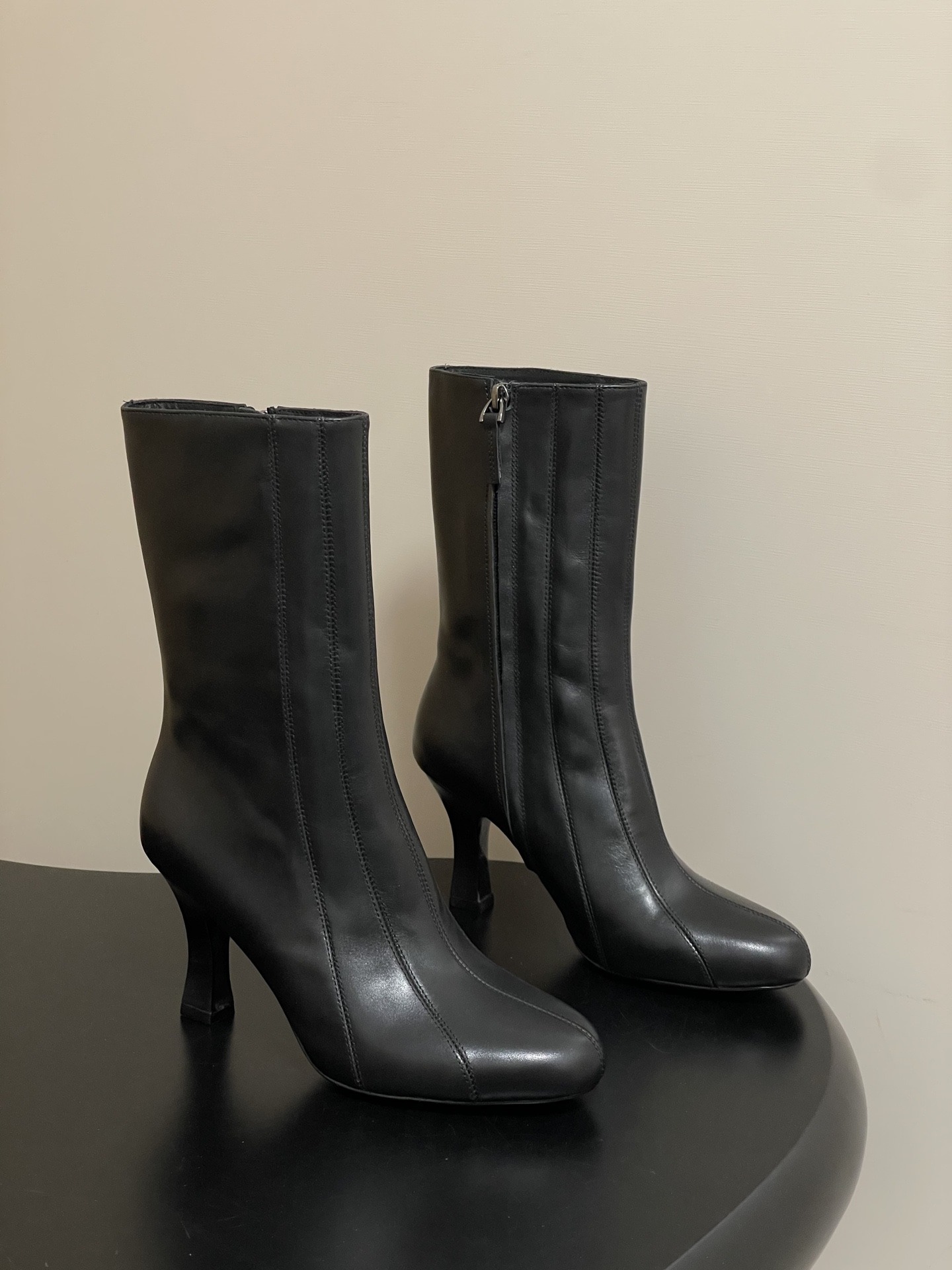 더로우 25ss 신상 스틸레토 앵클부츠