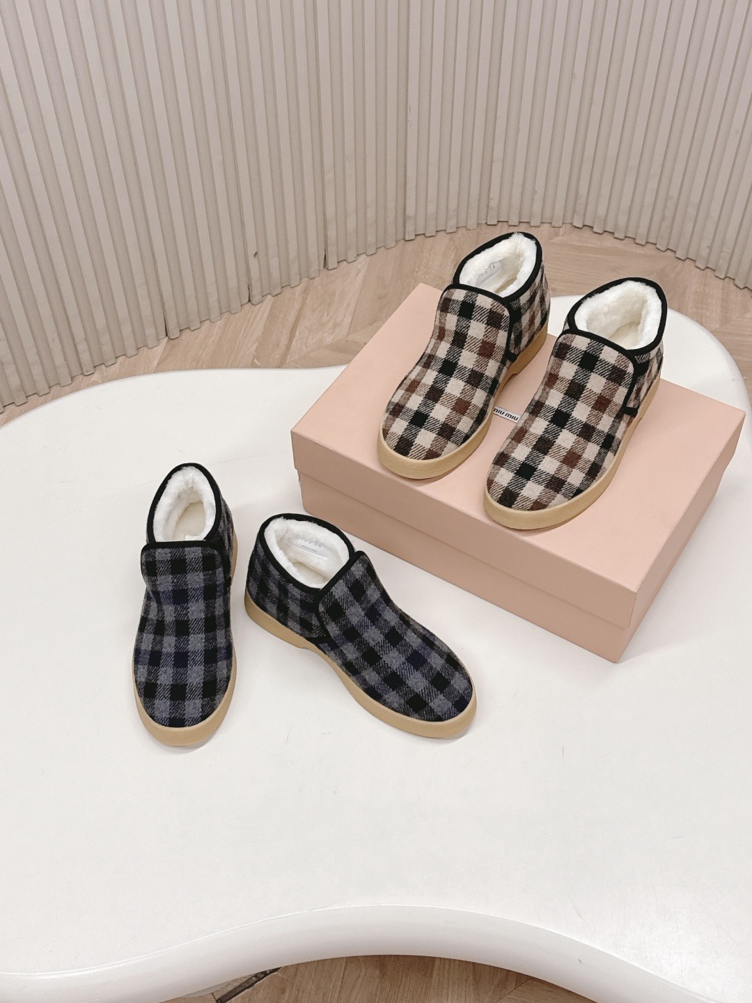 미우미우 스웨이드 부츠