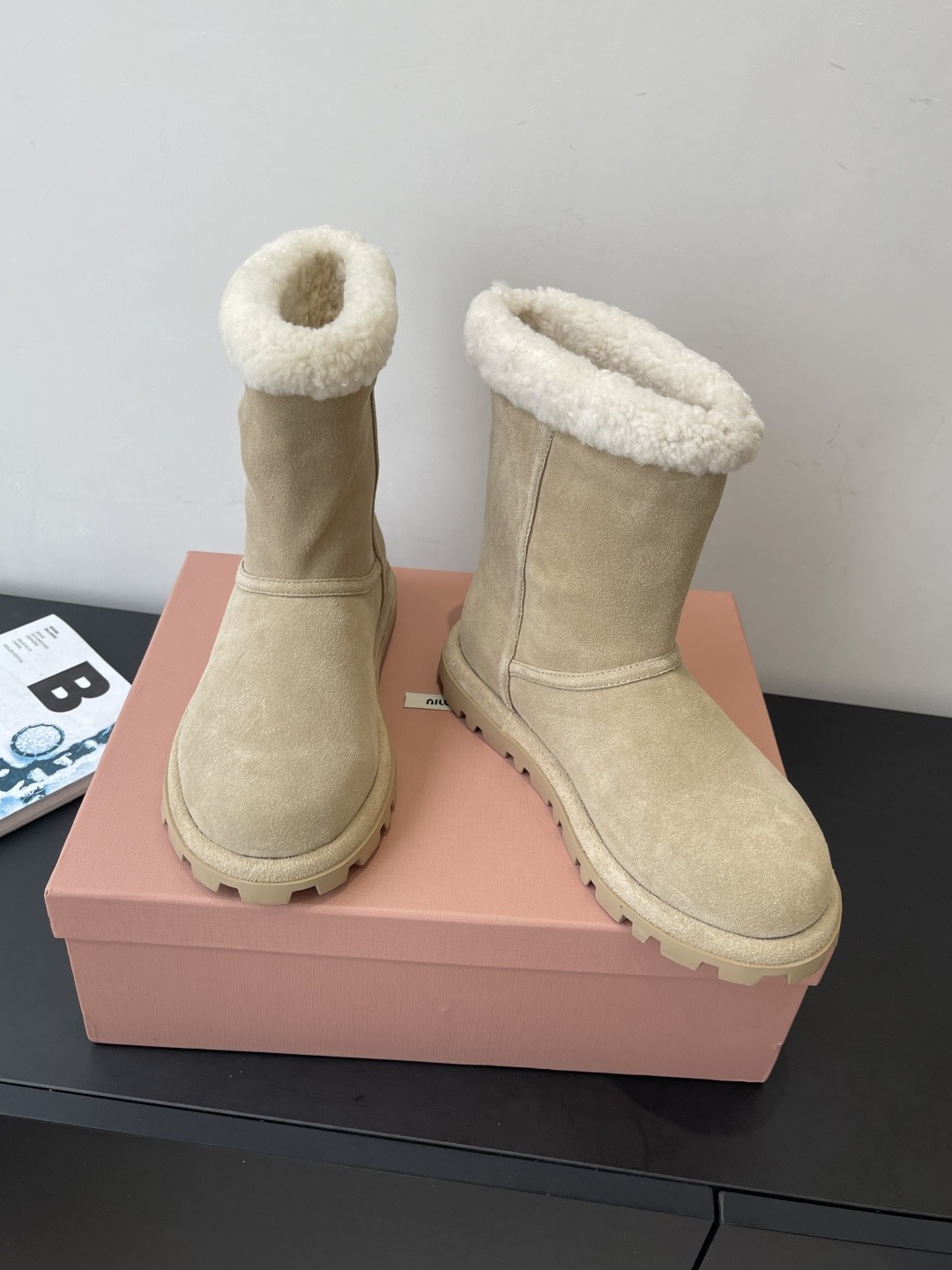 미우미우 신상 털부츠