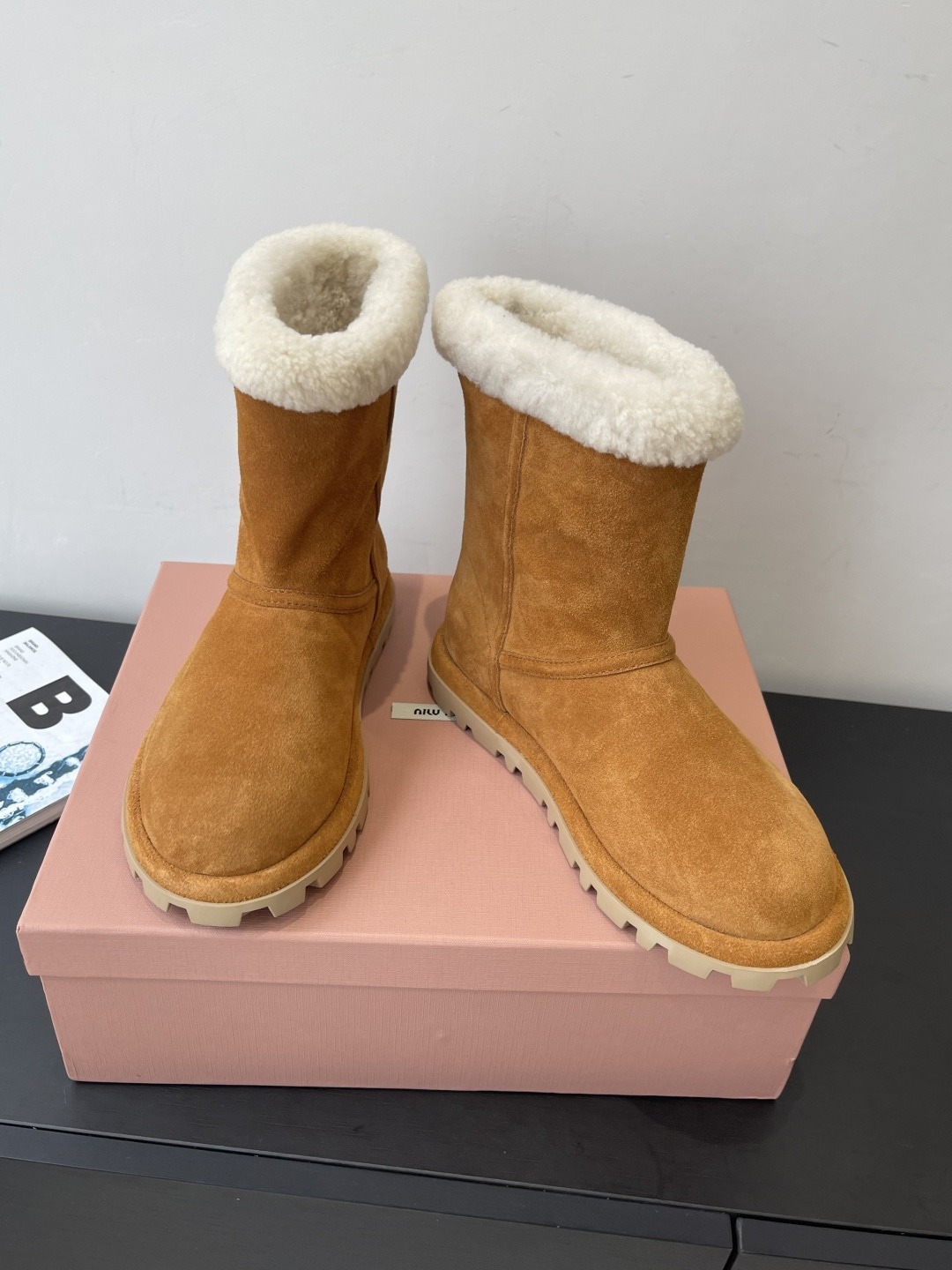 미우미우 신상 털부츠