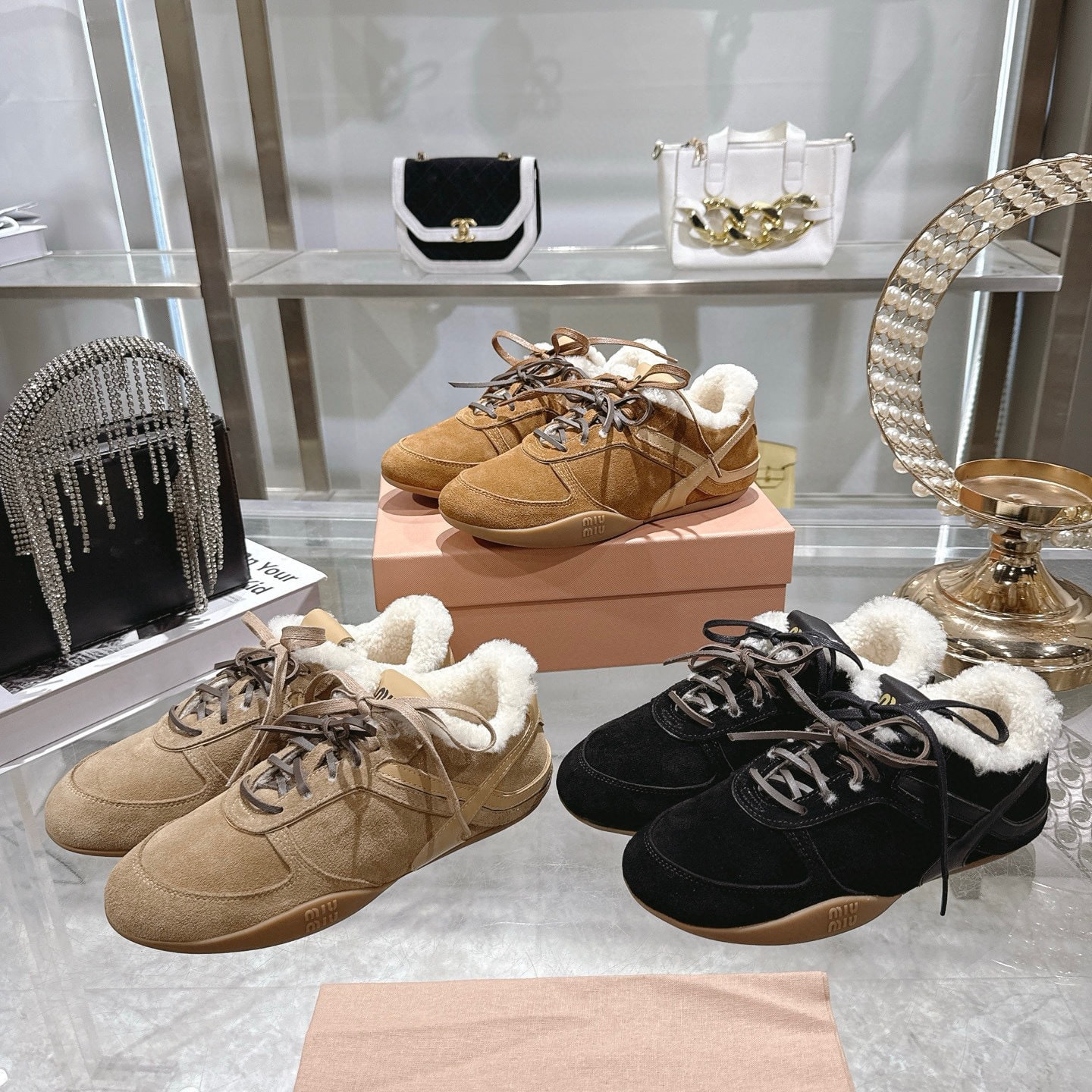 미우미우 25ss 신상 워킹화 스니커즈