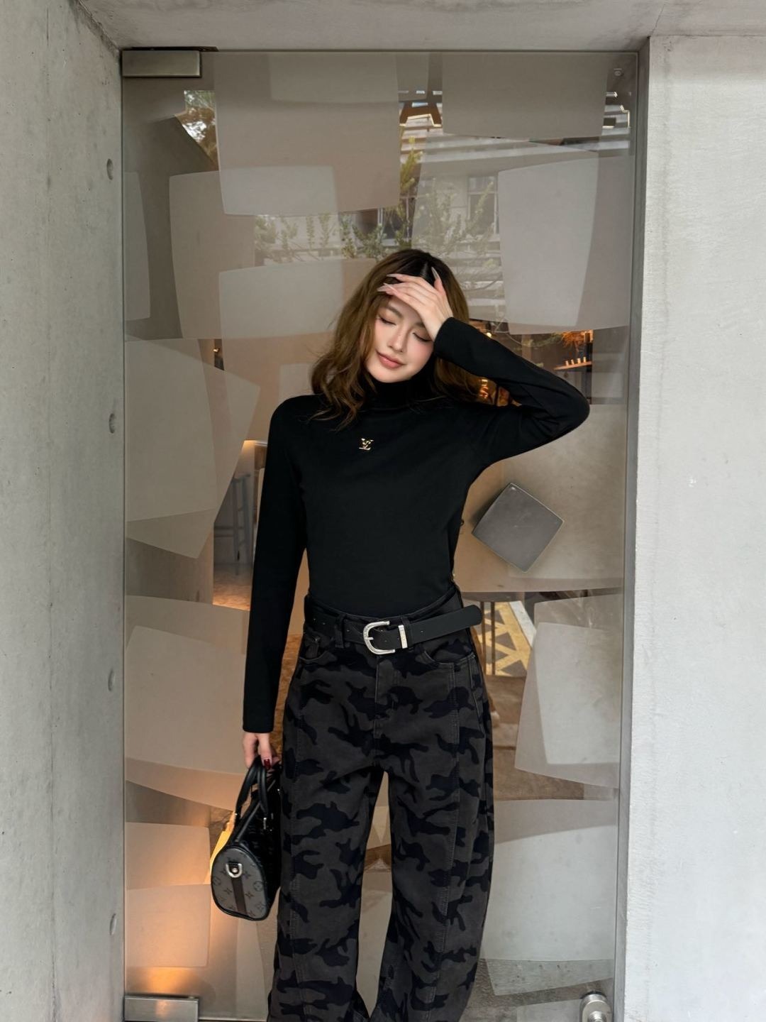 루이비통 25 신상 메탈릭 긴팔 반목