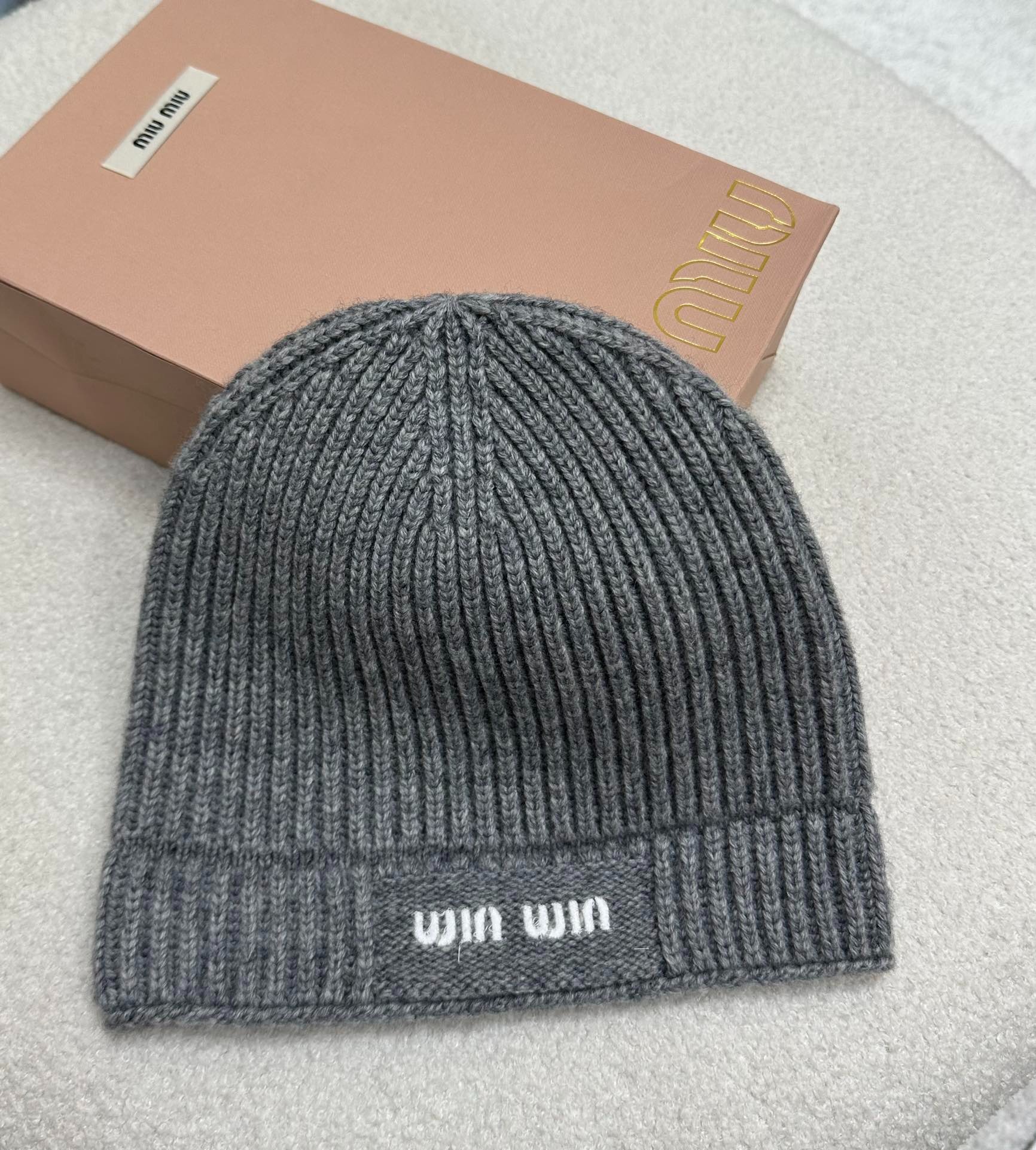 미우미우 25 신상 모자